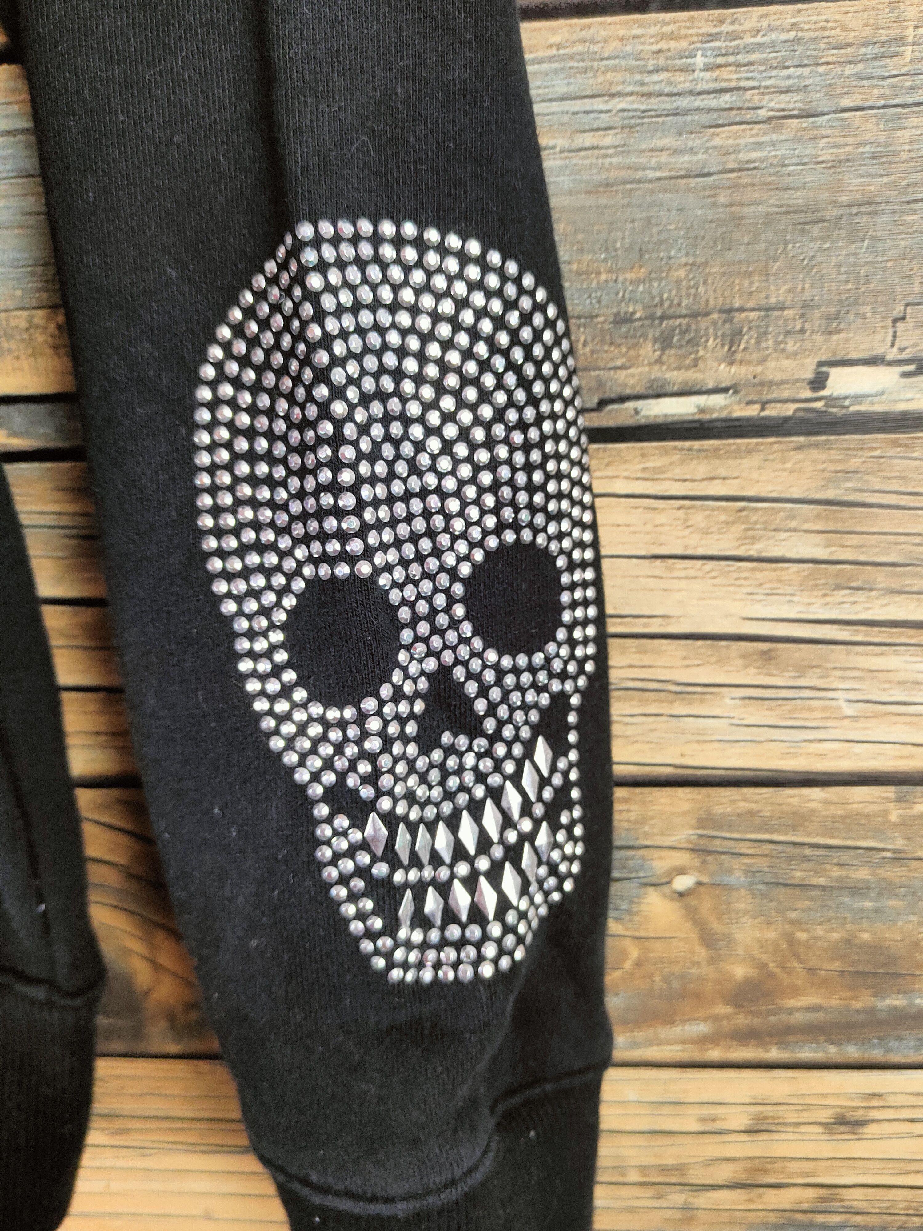 Japanese Brand DL Japan streetwear Black Skulls Hoodie Sweaters #47-107 Size US M / EU 48-50 / 2 - 6 Thumbnail