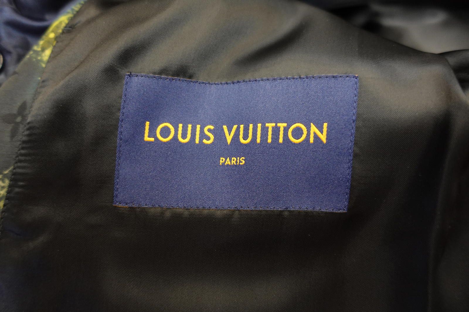 Louis Vuitton Louis Vuitton Padded Monogram Tie Dye Long Coat Size US M / EU 48-50 / 2 - 9 Thumbnail