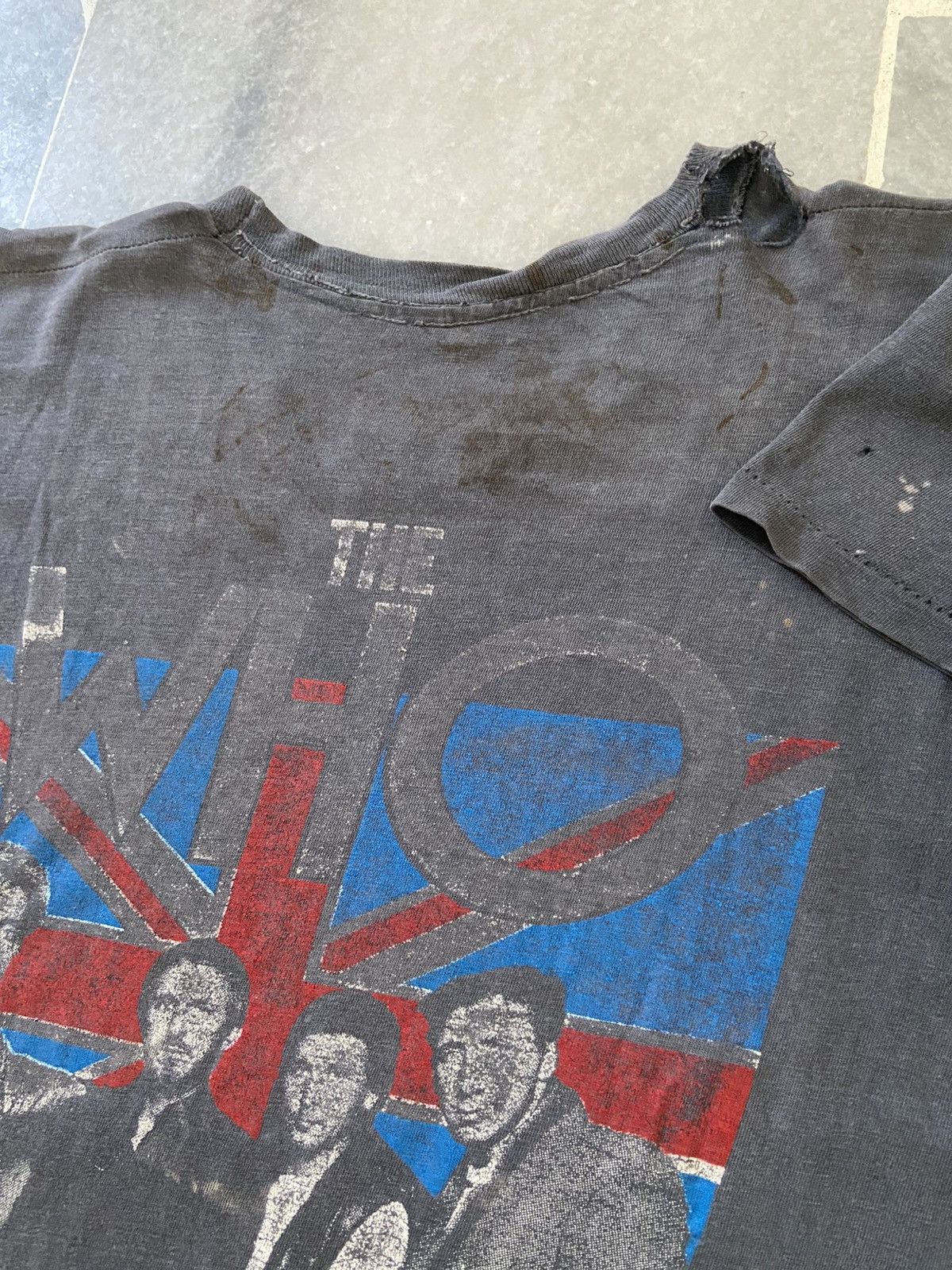 Band Tees Vintage 1982 The Who American Tour Sun Faded Tee Size US S / EU 44-46 / 1 - 10 Thumbnail