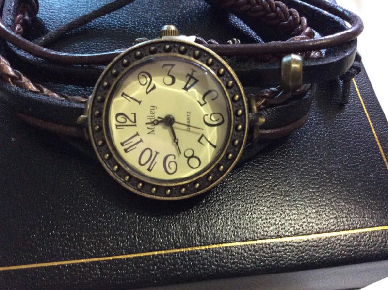 Designer lovely ladies cream dial brown leather strap watch Size ONE SIZE - 2 Thumbnail