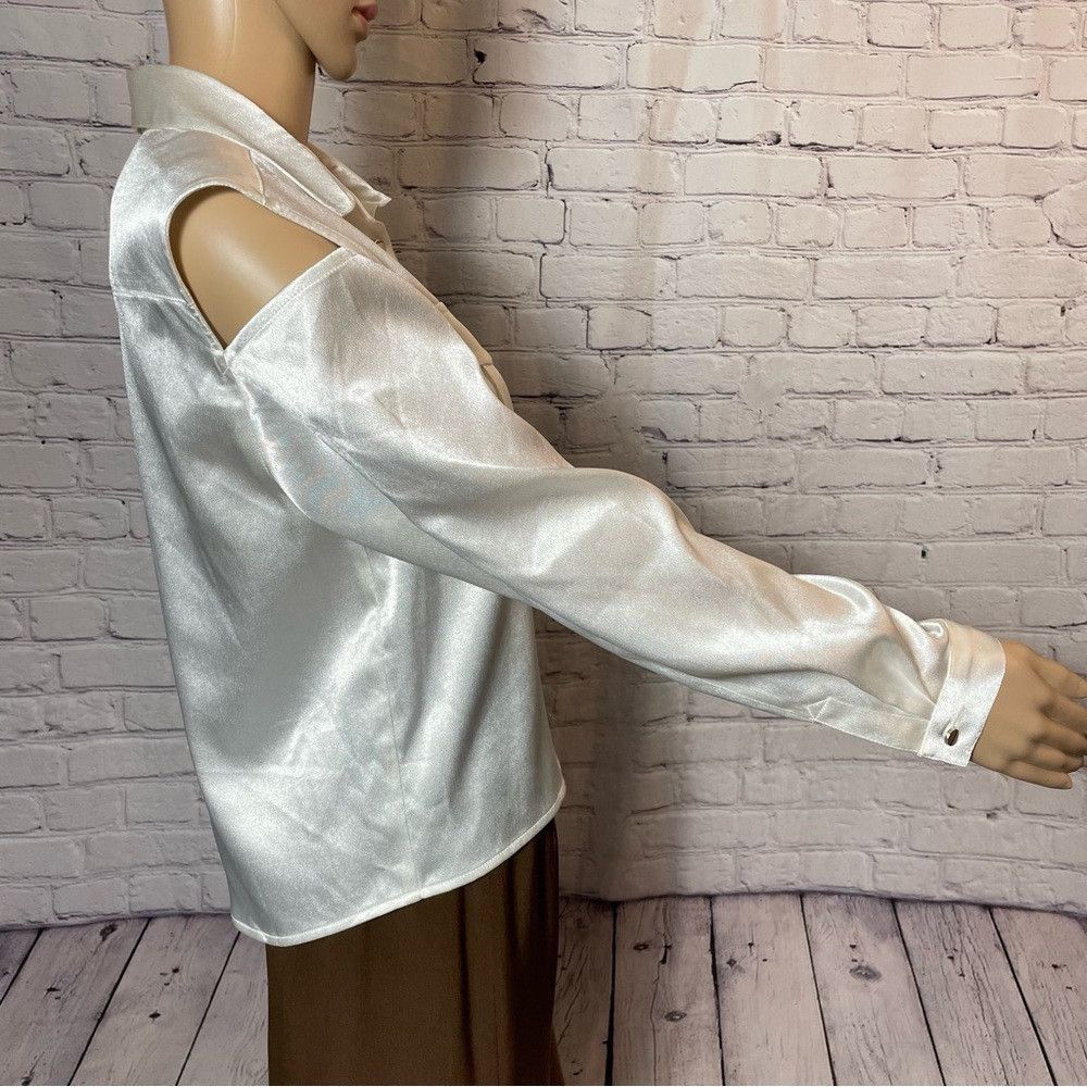 Other NWT New VHNY Satin White Cut Out Long Sleeve Button Blouse Size XS / US 0-2 / IT 36-38 - 4 Thumbnail