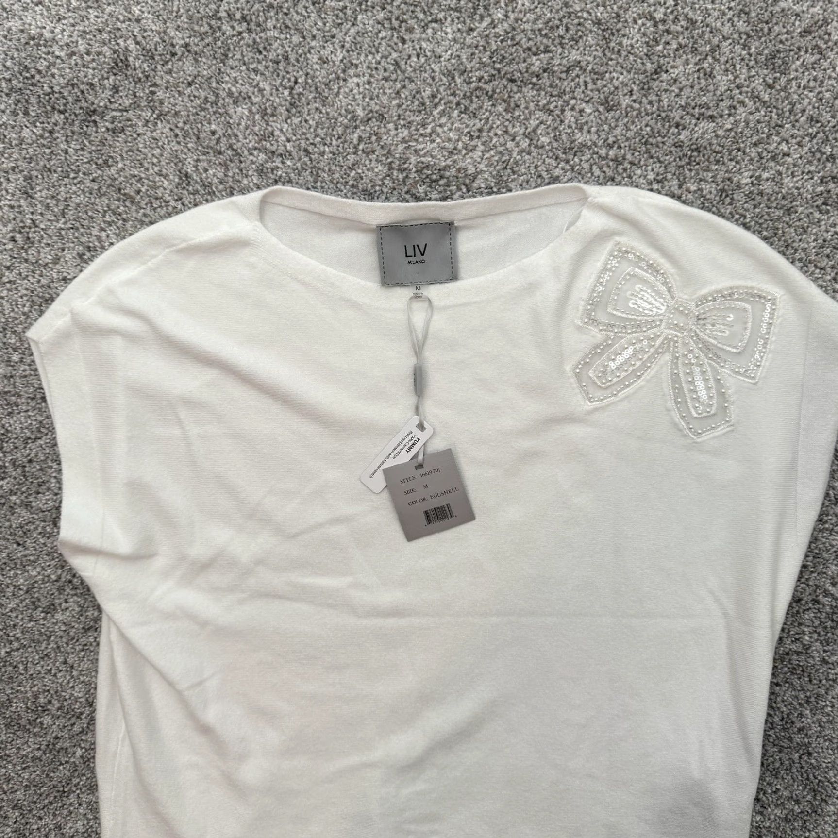 Vintage LIV Milano Blouse Shirt Women Medium Eggshell White Christmas Bow Beaded Embellished Crew Neck Short Sleeve Feminine Relaxed Vintage No Size M / US 6-8 / IT 42-44 - 4 Thumbnail