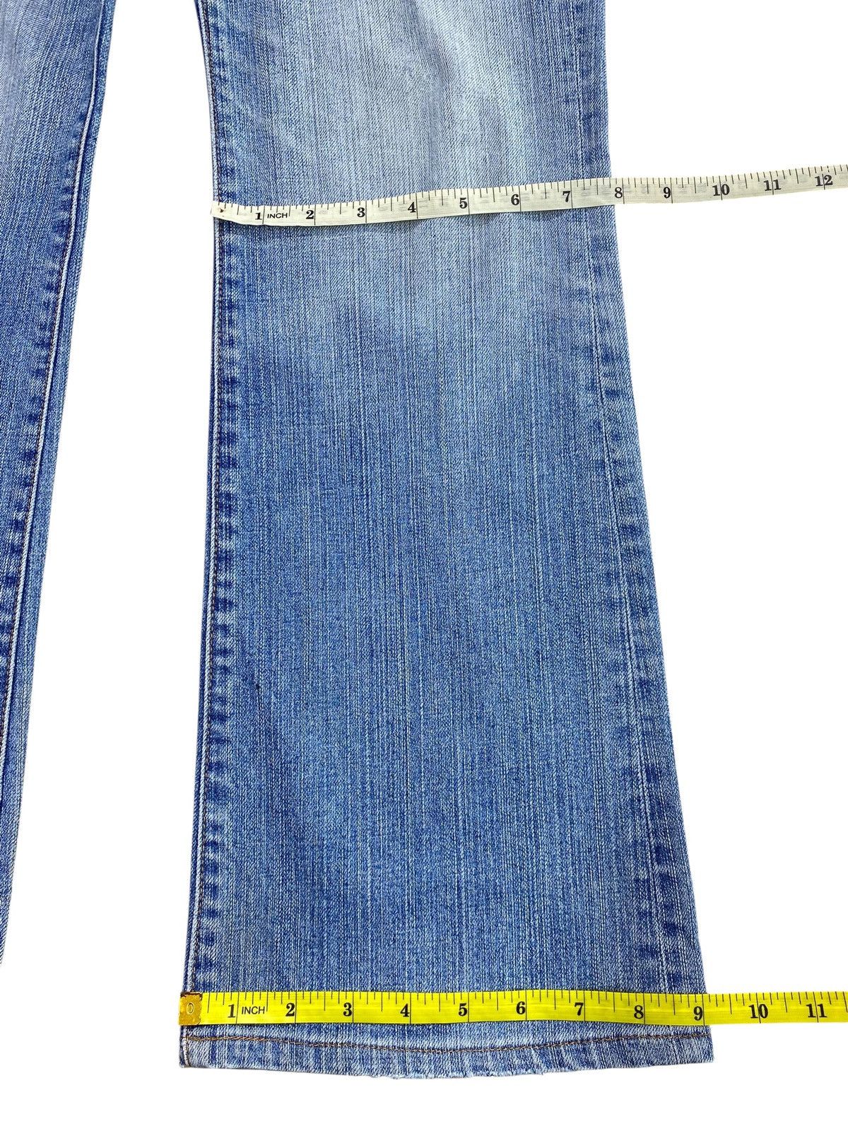 Uniqlo UNIQLO Faded Blue Wash Style Flare Jeans Size US 30 / EU 46 - 12 Thumbnail