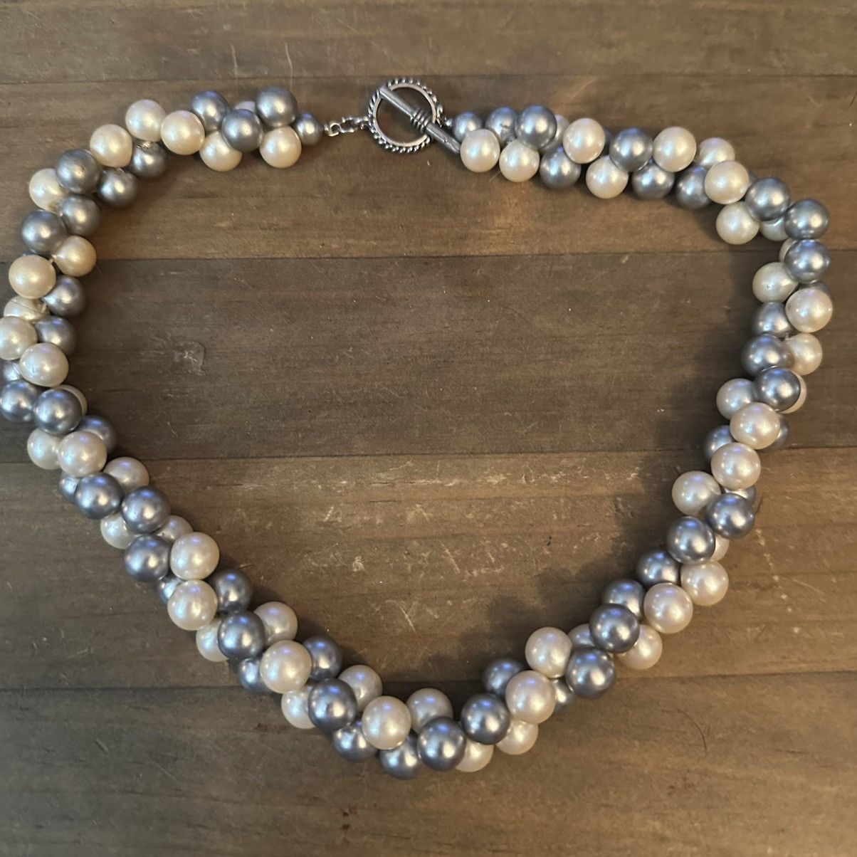 Vintage Vintage silver and off white twisted pearl necklace Size ONE SIZE - 2 Thumbnail
