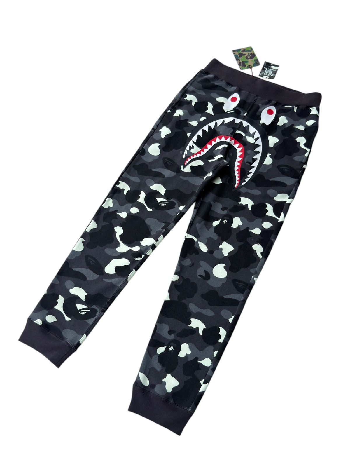 Bape BAPE Black Glow in the dark Camo Shark Sweatpants Size US 32 / EU 48 - 3 Thumbnail