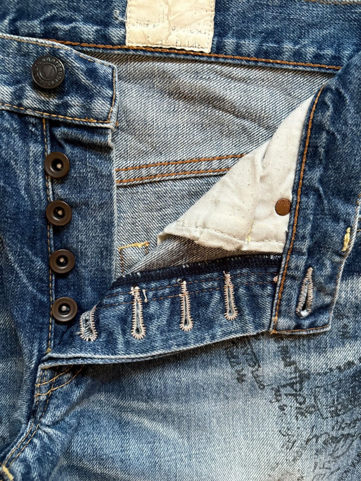 Japanese Brand Vintage Japanese Brand Printed Faded Wash Distressed Jeans Size US 30 / EU 46 - 3 Thumbnail