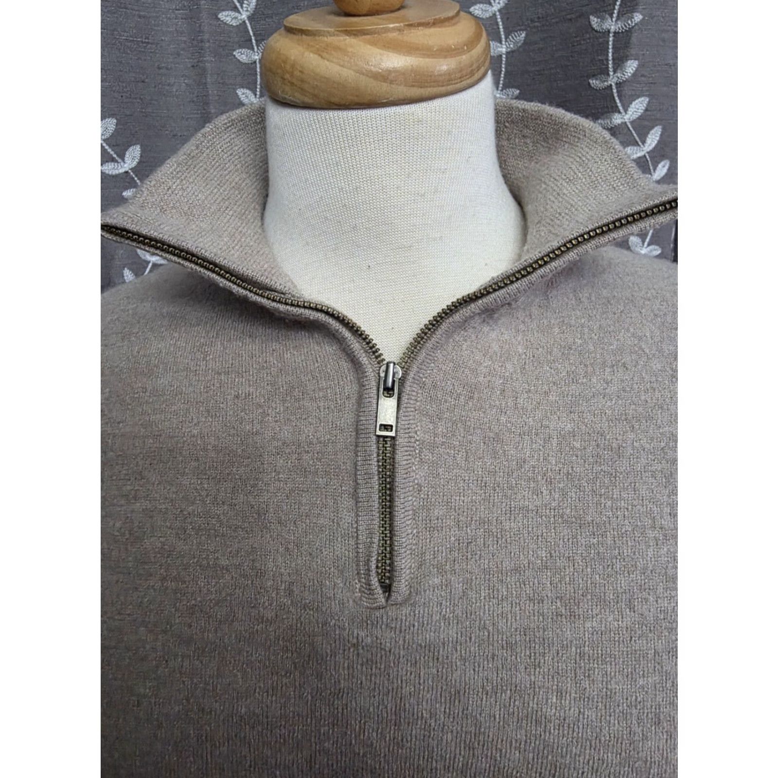Christian Lacroix VINTAGE Christian Lacroix 100% Extra Fine Merino Wool 1/4 Zip Sweater Beige Women's XL Shirt Pullover Classic Womens Size XL / US 12-14 / IT 48-50 - 4 Thumbnail