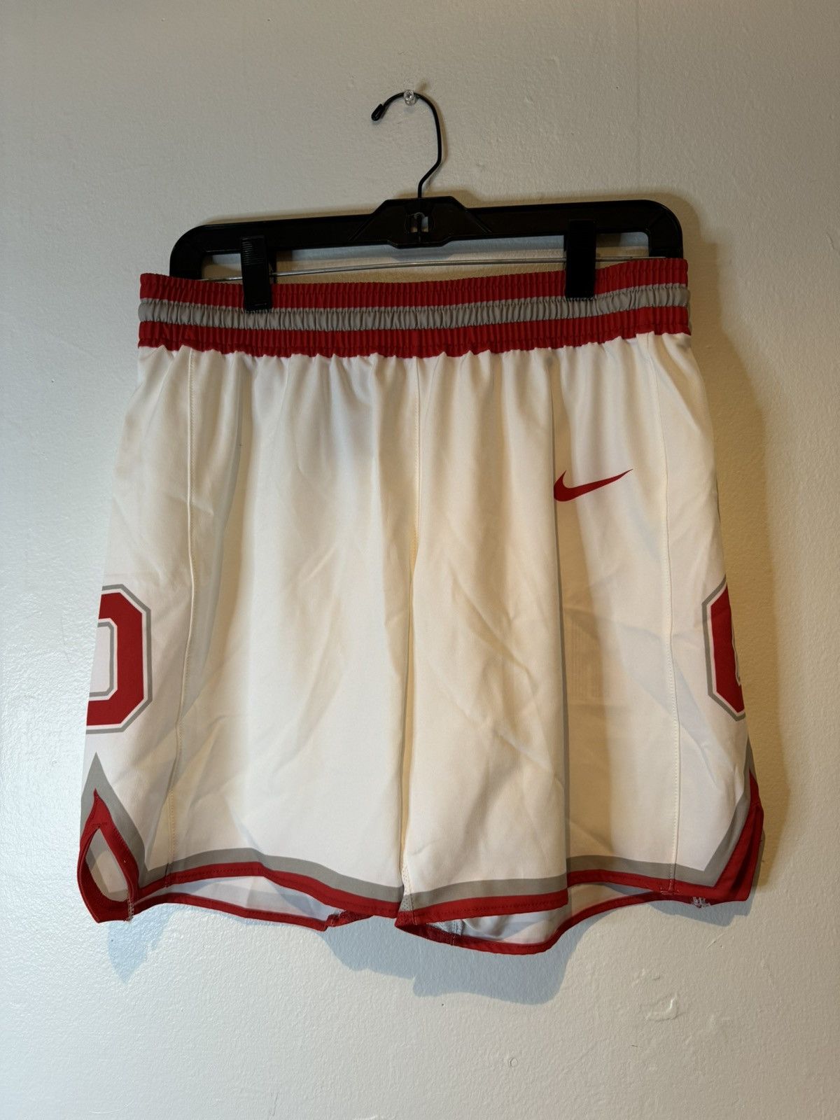 Nike Nike Ohio State Buckeyes Basketball Short Women's M White Size 32" / US 10 / IT 46 - 1 Thumbnail