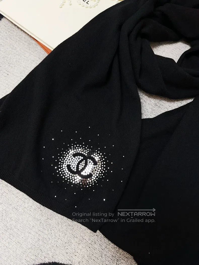 Chanel Chanel 24C show black knitted scarf sequin embroidery doub Size ONE SIZE - 2 Thumbnail