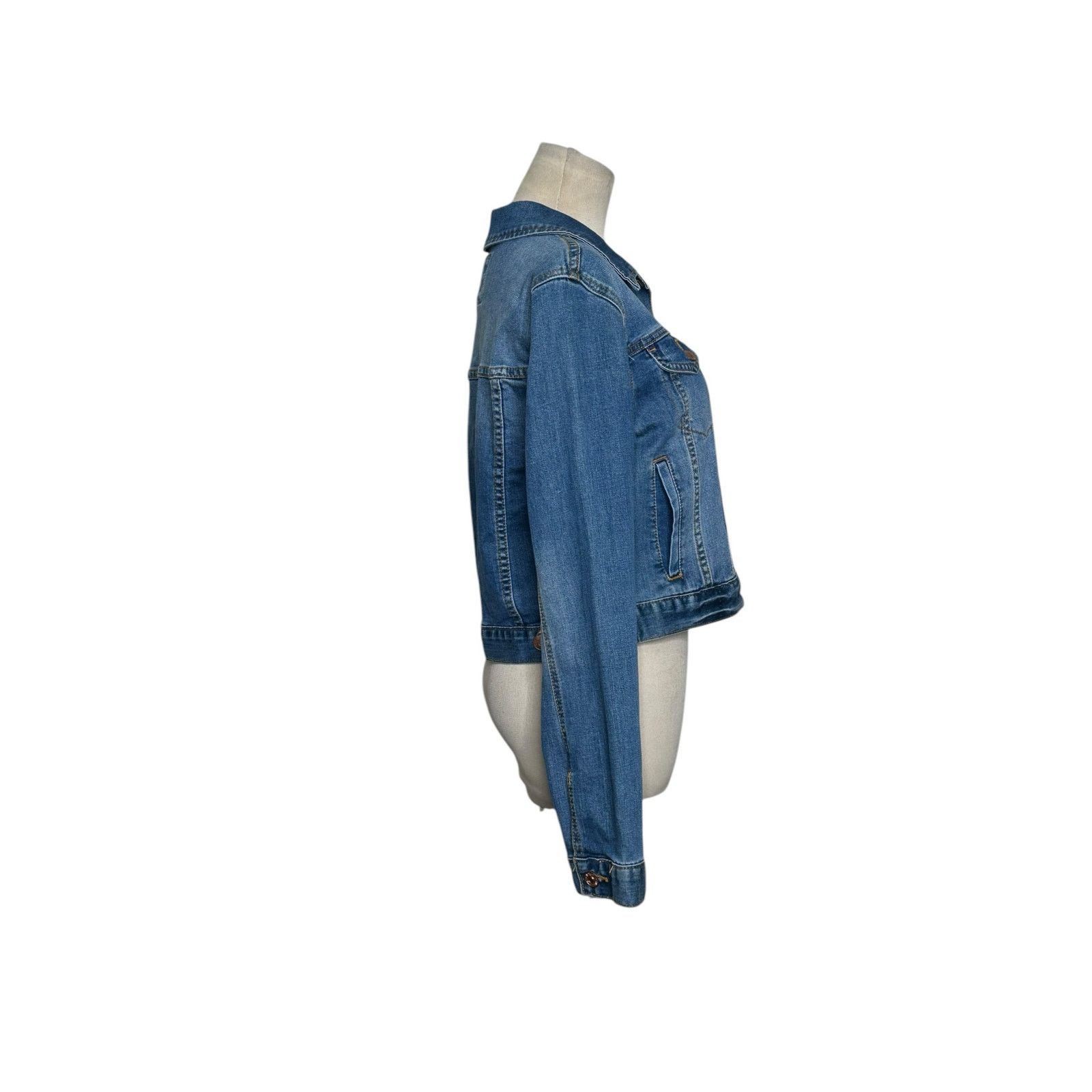 Forever 21 Forever 21 blue denim long sleeves button jean jacket size M Size M / US 6-8 / IT 42-44 - 6 Thumbnail