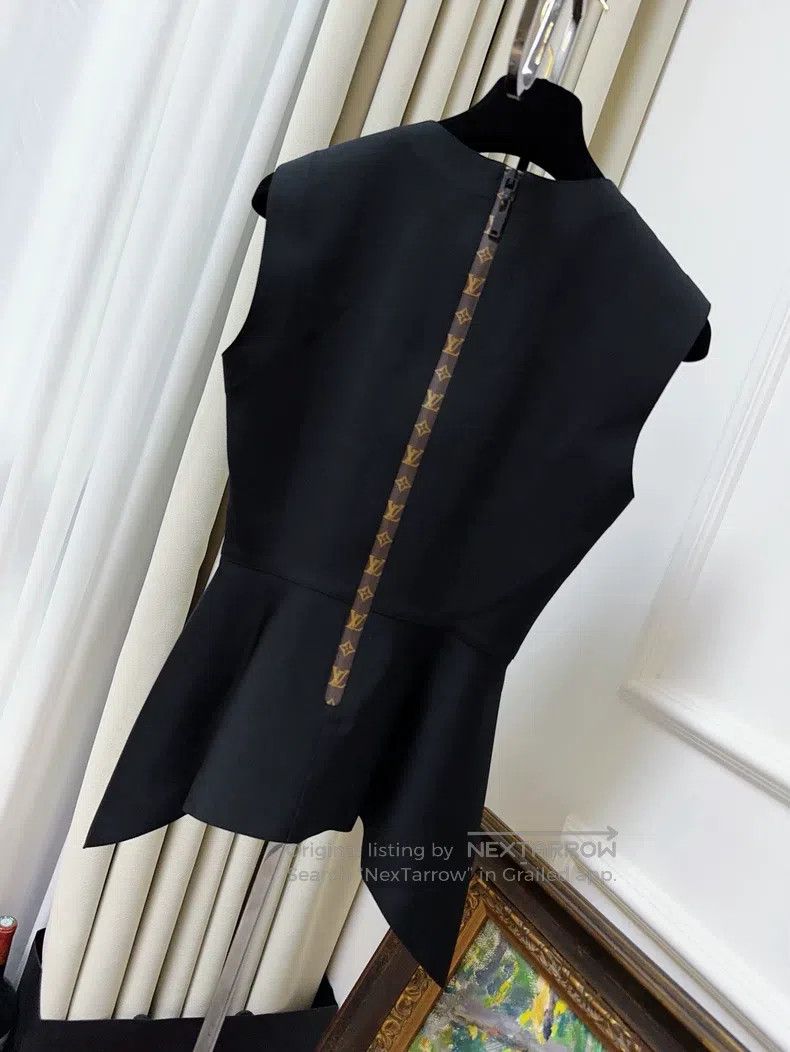 Louis Vuitton Louis Vuitton Old Flower Black Ruffle Irregular Hem Sleeve Size XS / US 0-2 / IT 36-38 - 2 Thumbnail