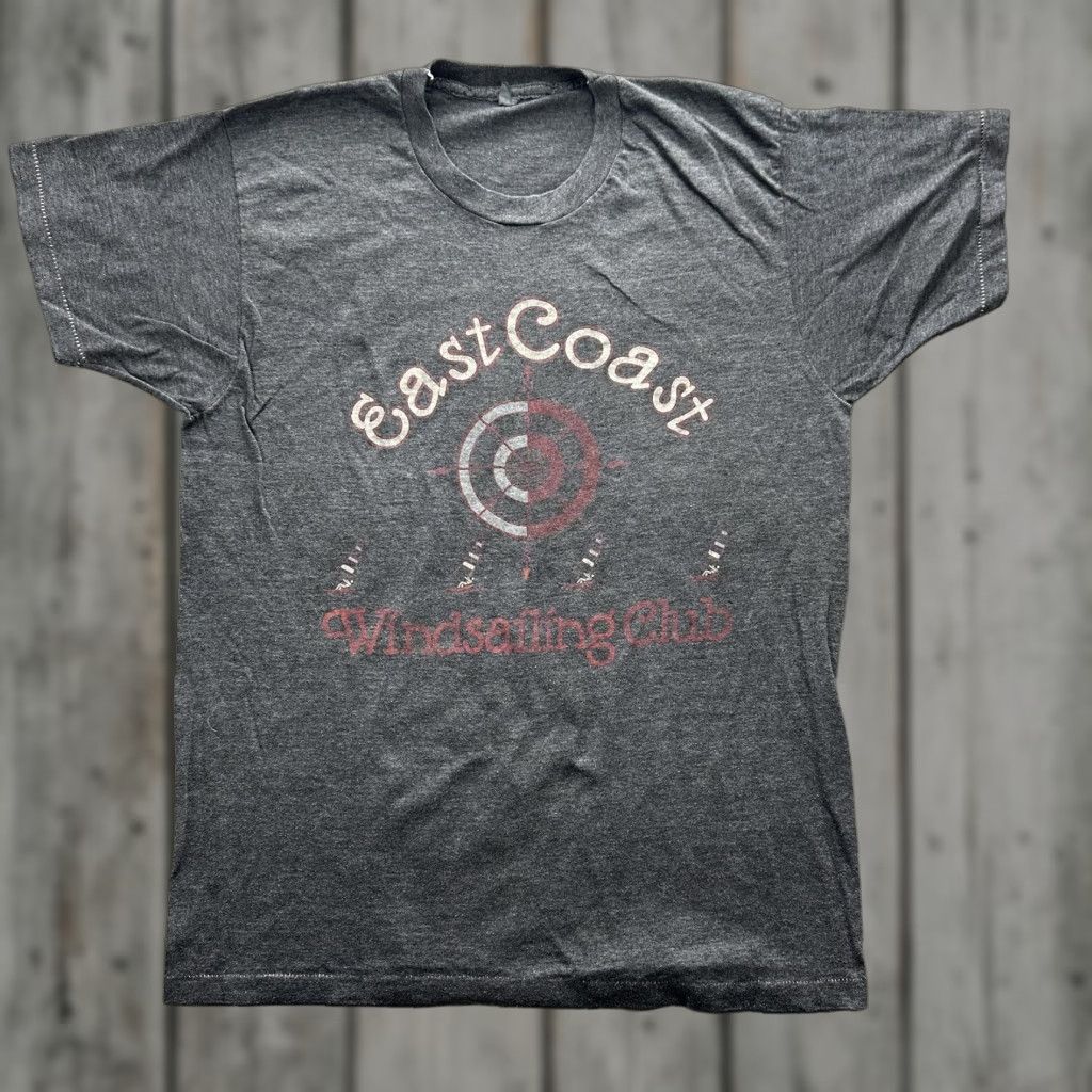 Vintage VINTAGE East Coast Windsailing Club Shirt Mens Medium Gray Graphic Tee Nautical y2k Size US L / EU 52-54 / 3 - 1 Thumbnail