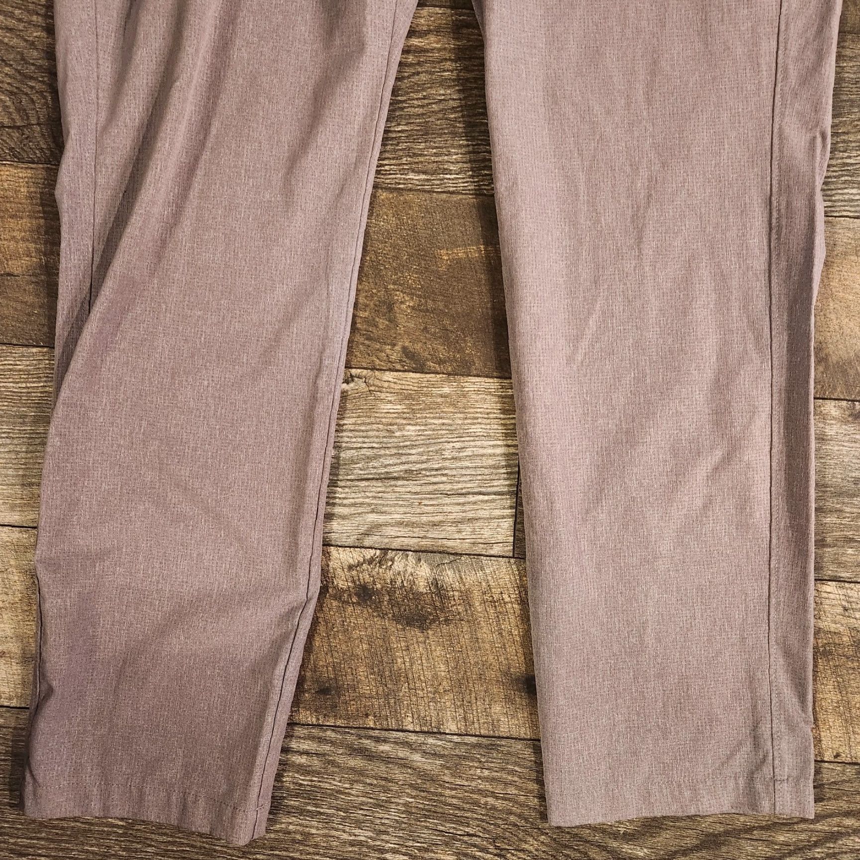 Under Armour Under Armour Golf Pants Mens 36x32 Light Gray Flat Front Straight Leg Chino Pants Men's Regular Inseam 32 Fall Spring Summer Size US 36 / EU 52 - 2 Thumbnail