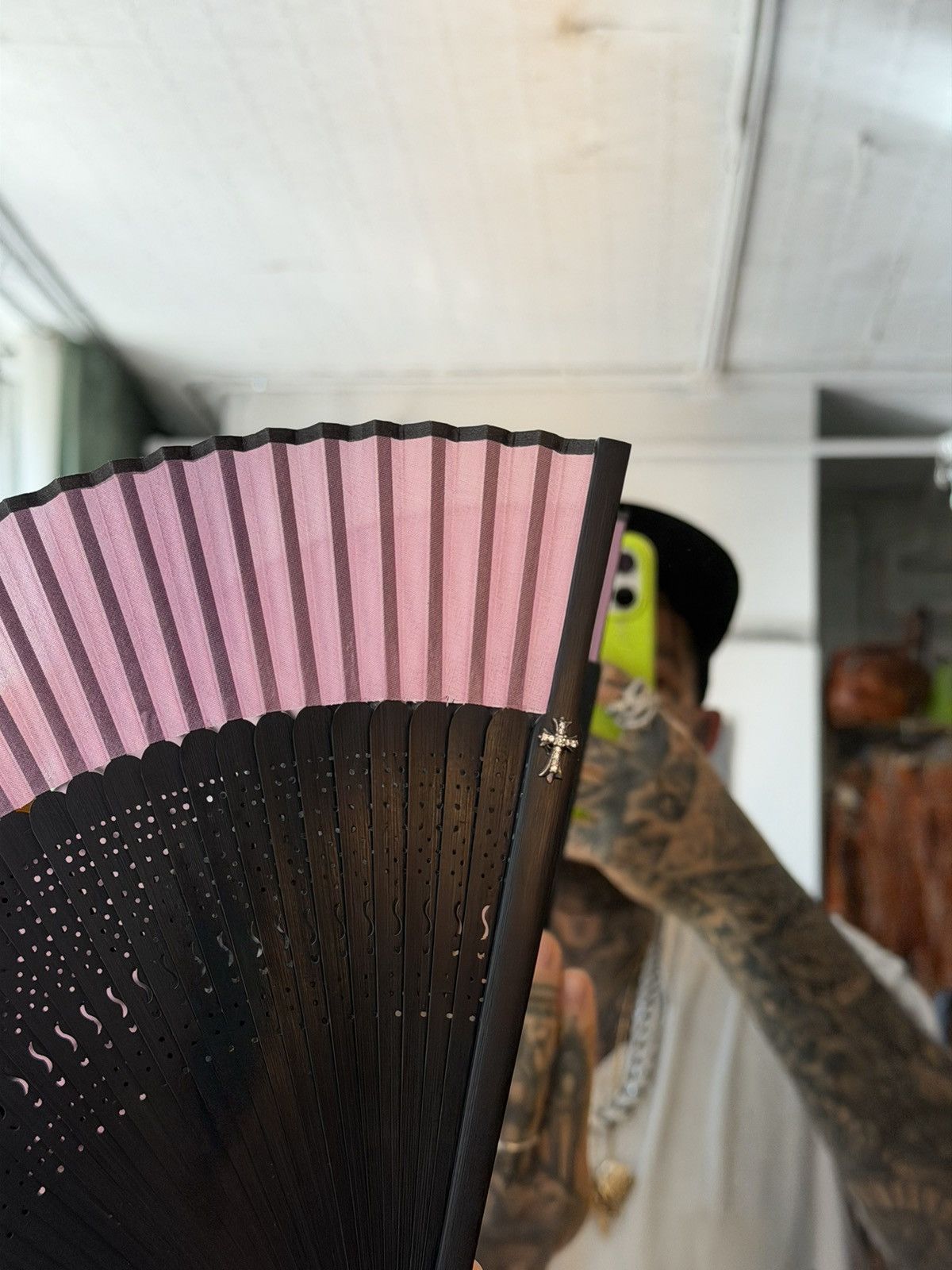 Chrome Hearts Chrome Hearts DIAMOND CROSS EBONY CHINNESE HAND FAN Size ONE SIZE - 6 Thumbnail