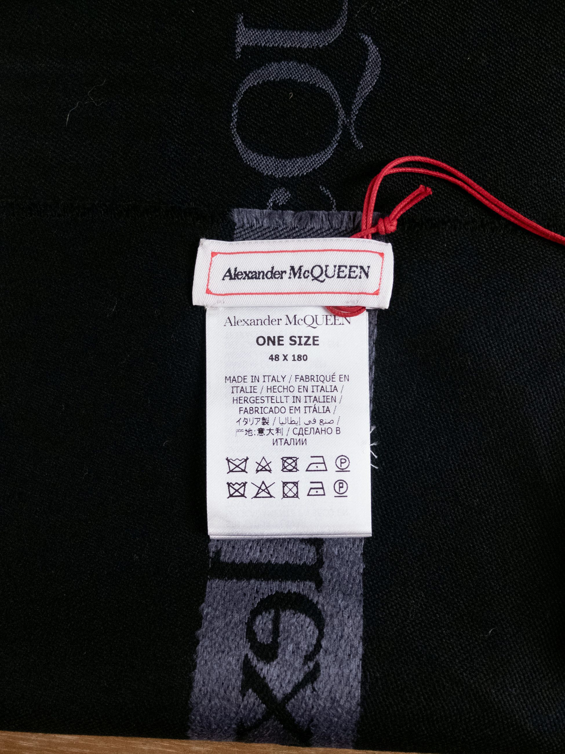 Alexander McQueen ALEXANDER MCQUEEN black Dragonfly print wool scarf q Size ONE SIZE - 5 Thumbnail