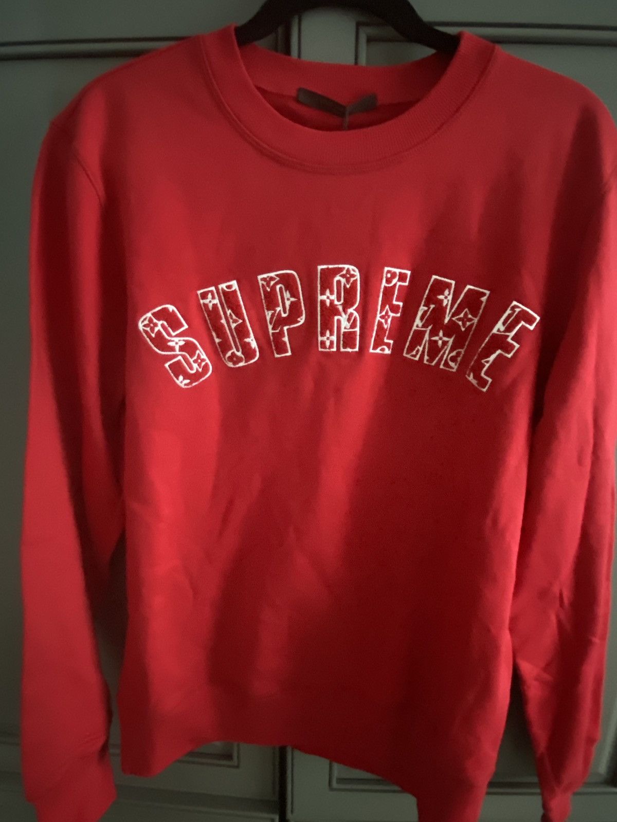 Louis Vuitton × Supreme Lv x supreme arch logo sweater brand new Size US M / EU 48-50 / 2 - 5 Thumbnail