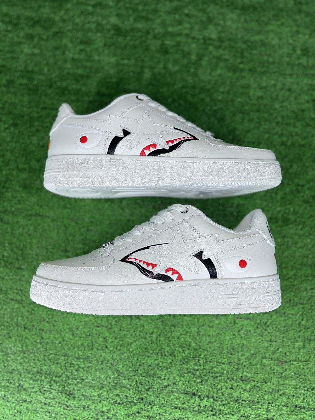 Bape BAPE SHARKSTA WHITE SIZE 9 Size US 9 / EU 42 - 2 Thumbnail
