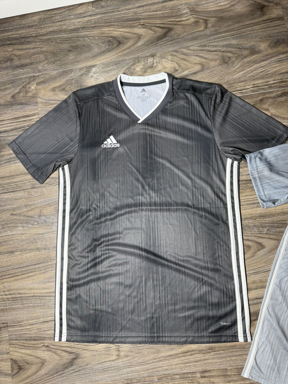 Adidas Adidas Black and Gray V-Neck Jerseys Mens Size US M / EU 48-50 / 2 - 2 Thumbnail