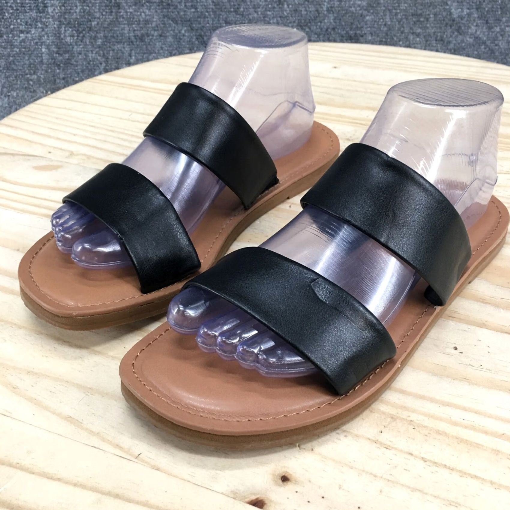 Vintage Universal Thread Sandals Womens 9 Slide Black Faux Leather Slip On Double Strap Size US 9 / IT 39 - 3 Thumbnail