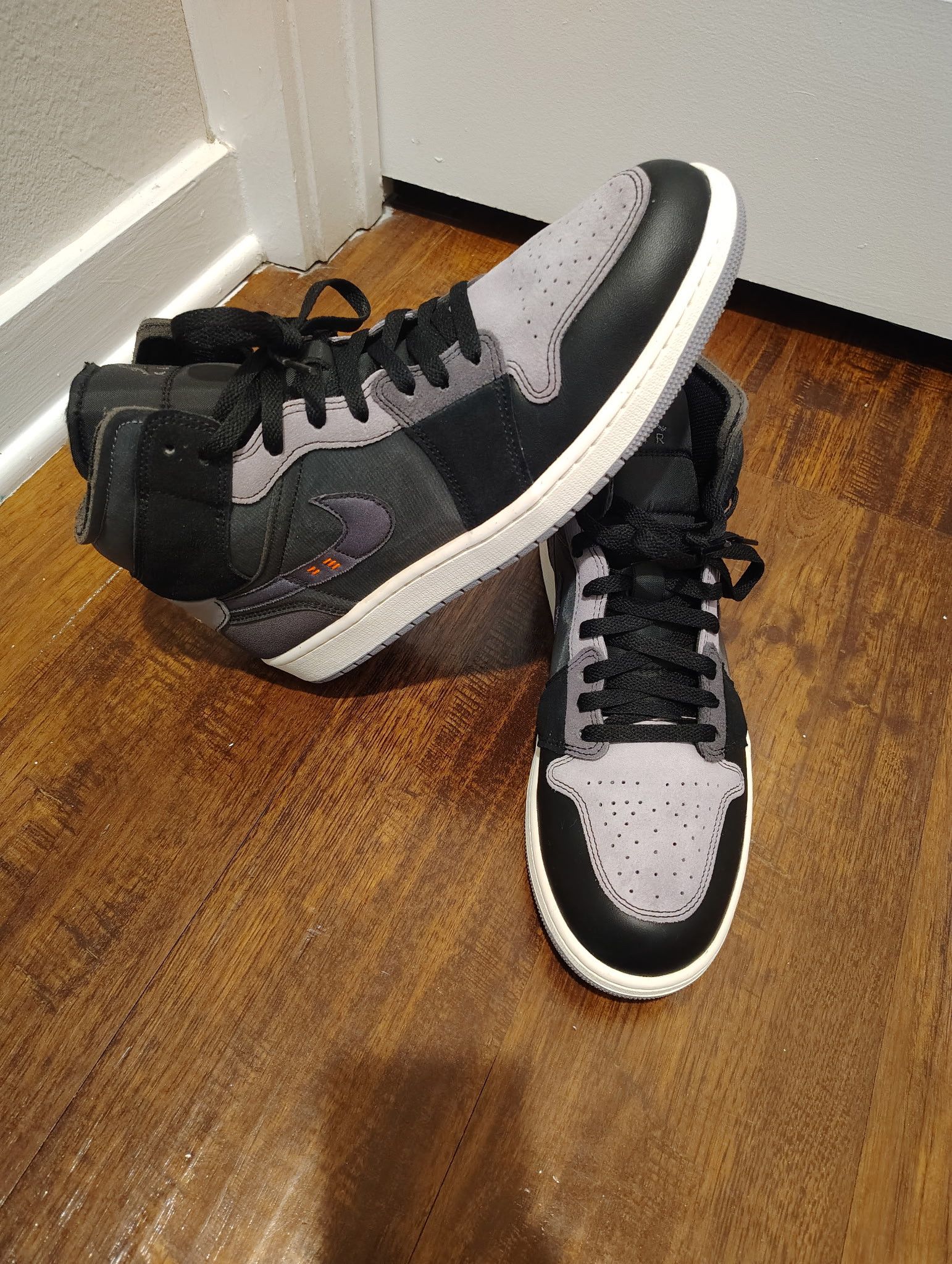 Jordan Brand Air Jordan 1 Men SE Craft "Inside Out" Size US 12 / EU 45 - 1 Thumbnail