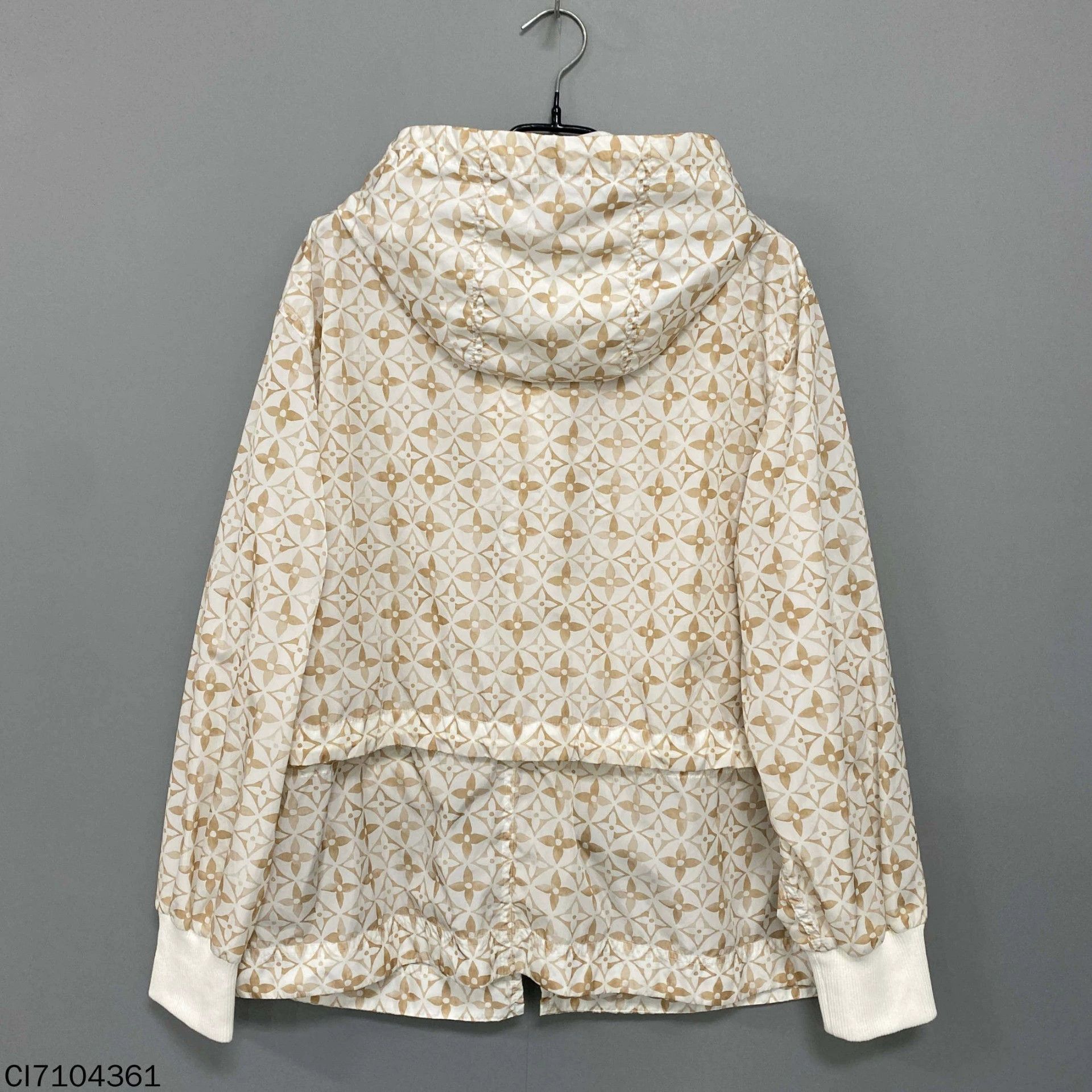 Louis Vuitton LV Summer Limited Three-Flower Print Parka Size S / US 4 / IT 40 - 3 Thumbnail