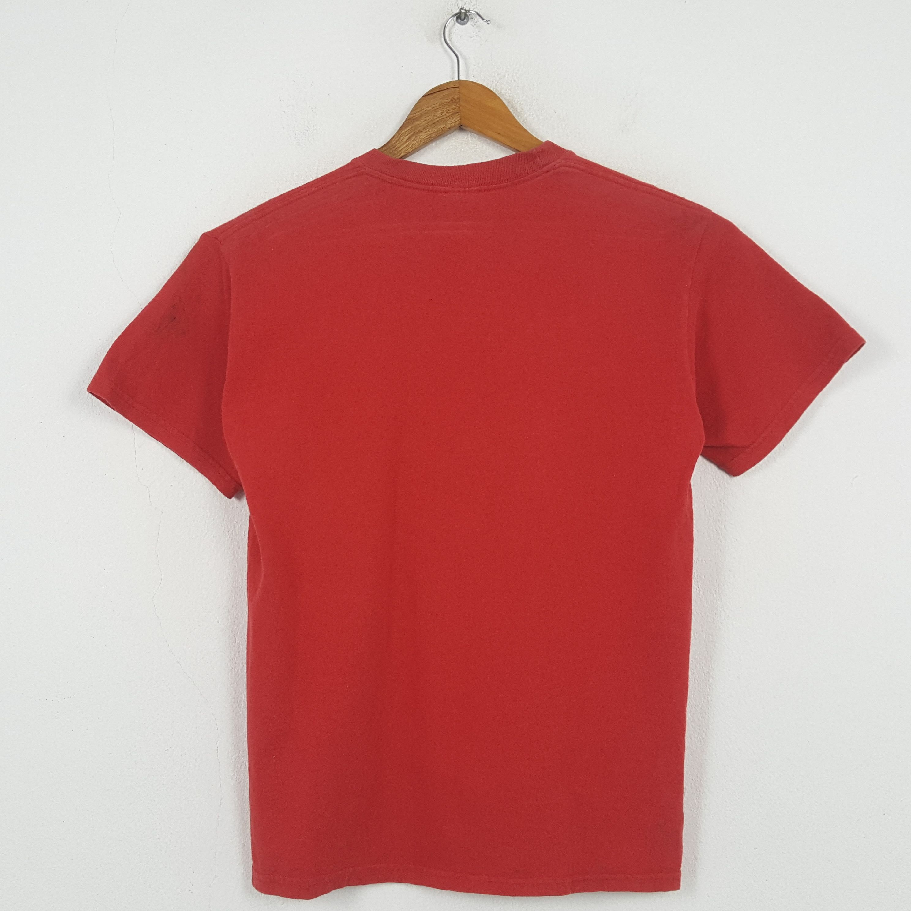Band Tees Vintage FALL OUT BOY American Rock Band T-shirt 31 Size US M / EU 48-50 / 2 - 3 Thumbnail