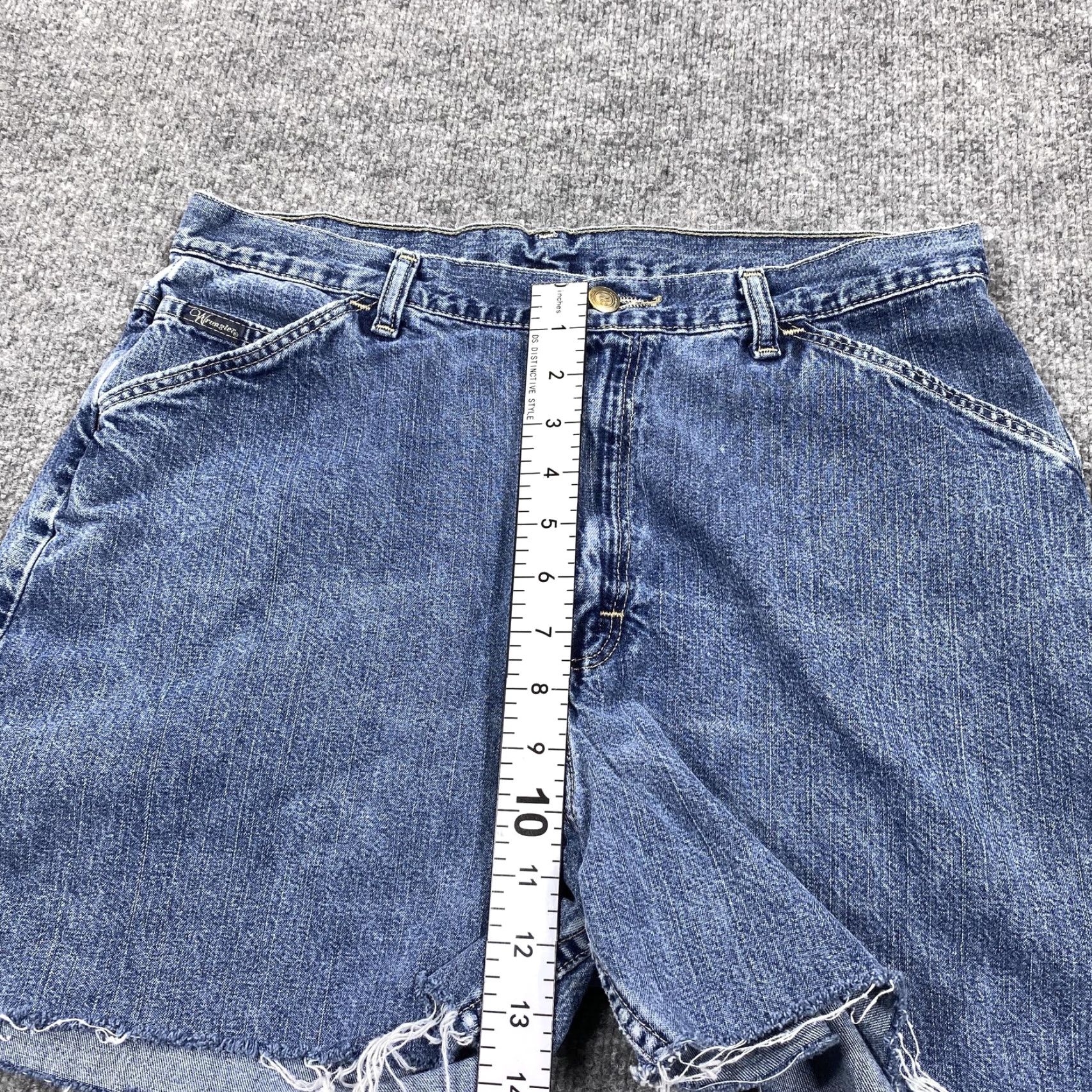 Wrangler Wrangler Cut-Off Shorts Womens 32 Blue Denim Relaxed Fit Fringe 5-Pocket Size 24" / US 00 / IT 34 - 6 Thumbnail