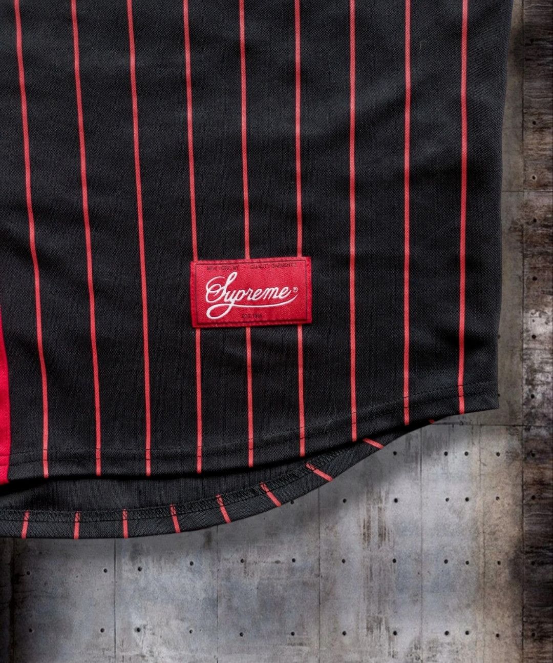 Supreme Supreme Vertical Logo Baseball Jersey Size US XL / EU 56 / 4 - 2 Thumbnail