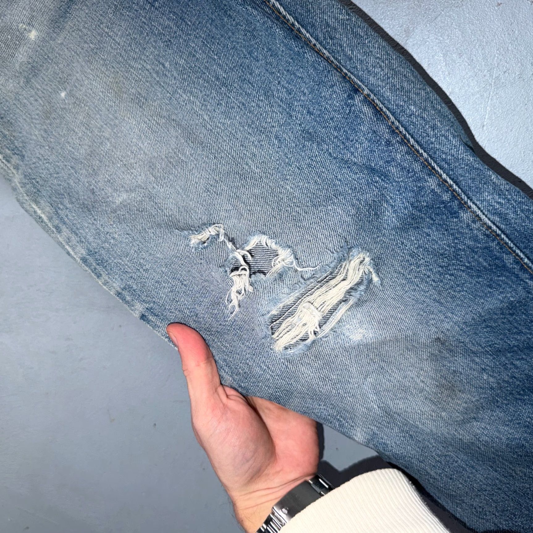 Levi's VINTAGE Levi's 501 Jeans Regular 34x36 Light Wash Blue Denim USA 80s 90s Distressed Mens Straight Cotton Size US 34 / EU 50 - 7 Thumbnail
