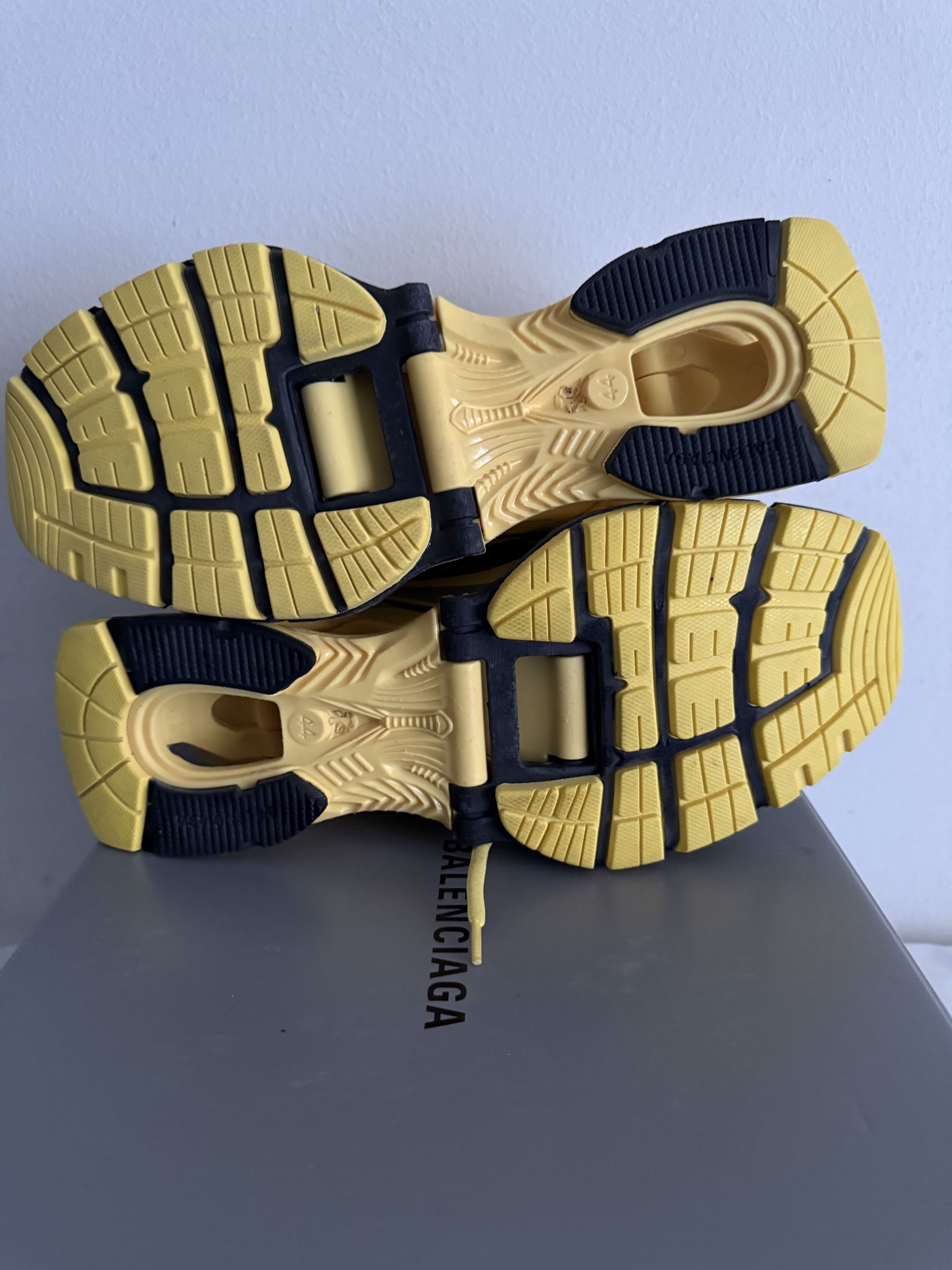 Balenciaga Balenciaga X-Pander Yellow/Gray Size US 11 / EU 44 - 20 Thumbnail