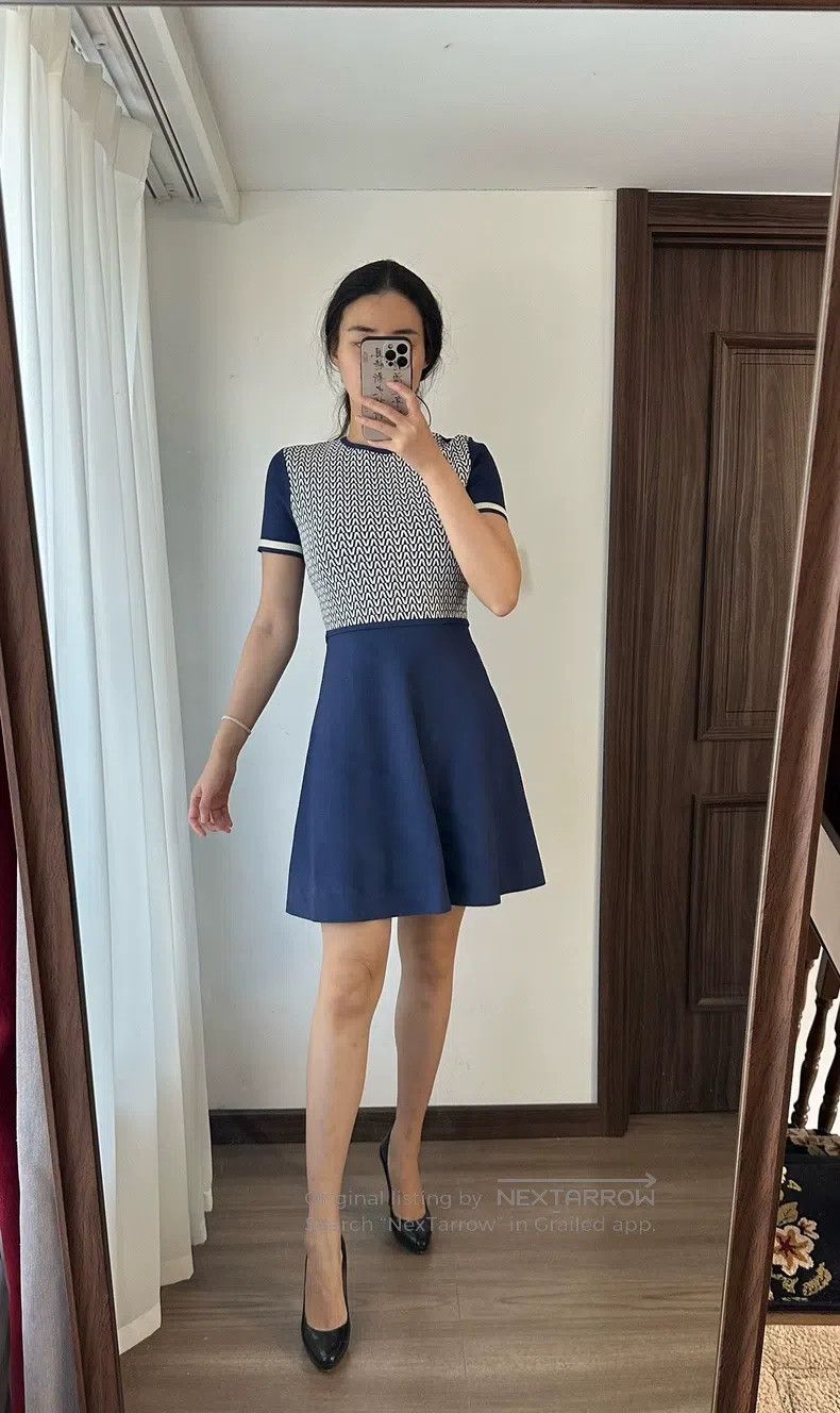 Valentino Valentino dress Size M / US 6-8 / IT 42-44 - 3 Thumbnail