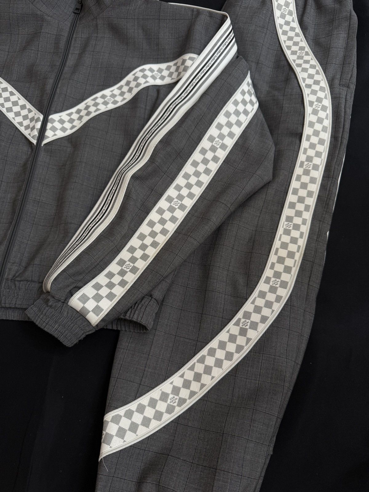 Louis Vuitton Louis Vuitton Damier Tailored Grey Track Suit - Size M Size US M / EU 48-50 / 2 - 4 Thumbnail