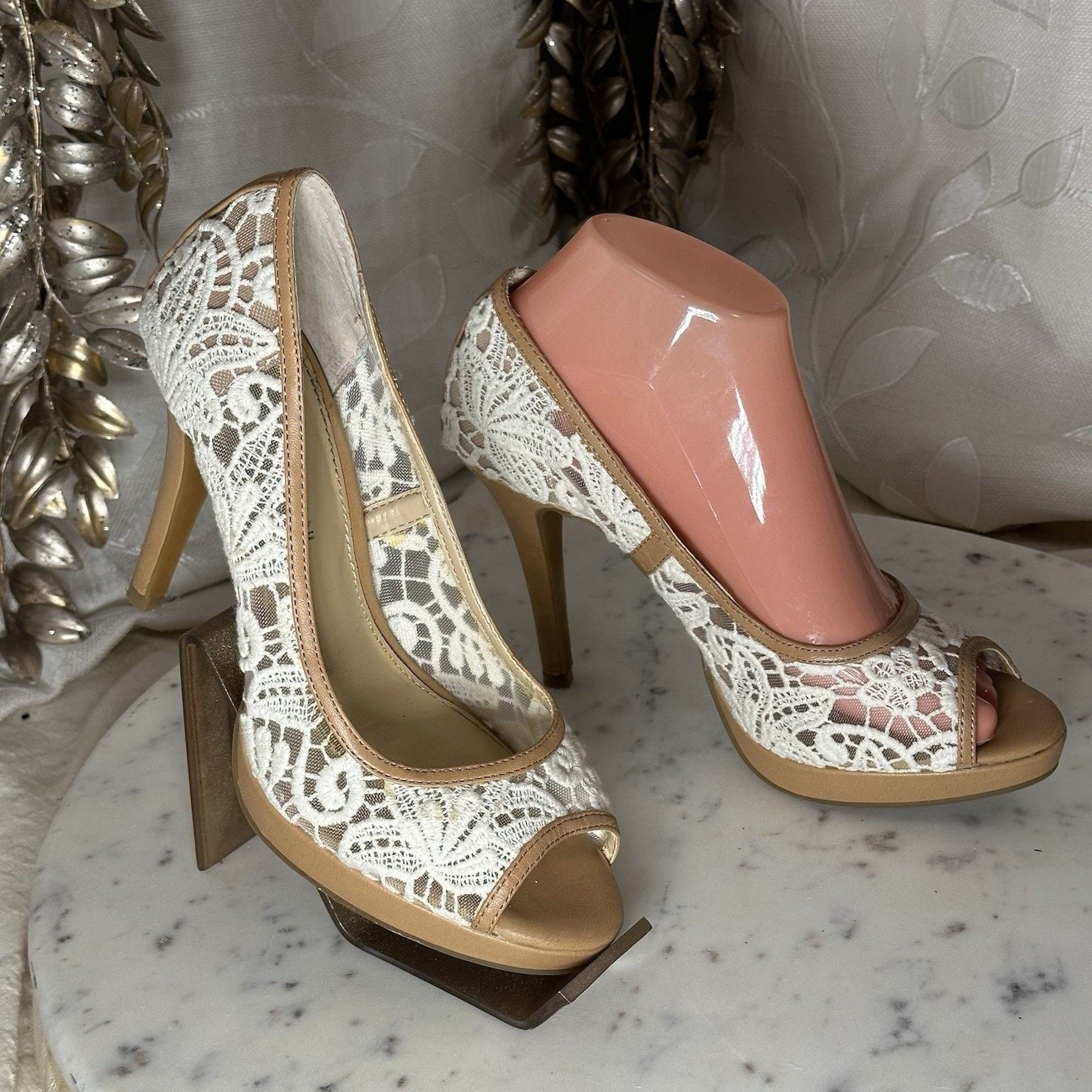 Other Antonio Melani 7.5 Cream Lace Peep-Toe Heels Bridal Boho Size US 7.5 / IT 37.5 - 2 Thumbnail