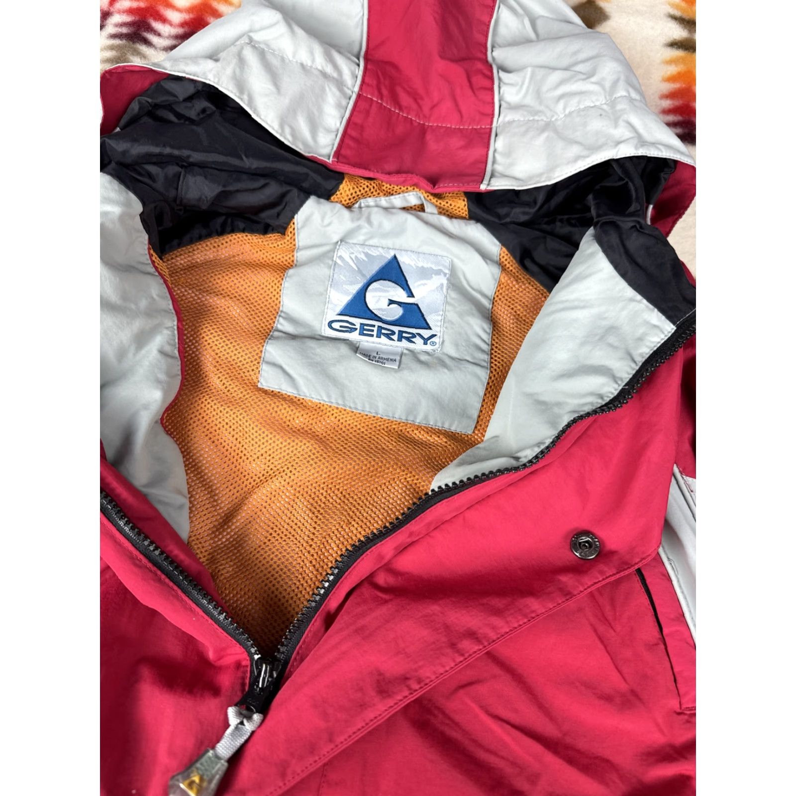 Vintage VINTAGE Gerry Hoodie Outdoor Jacket Full Zip Gray Mens L Outdoor Rain Coat Nylon Red & Gray Full Zip Jacket Mens L Size US L / EU 52-54 / 3 - 4 Thumbnail