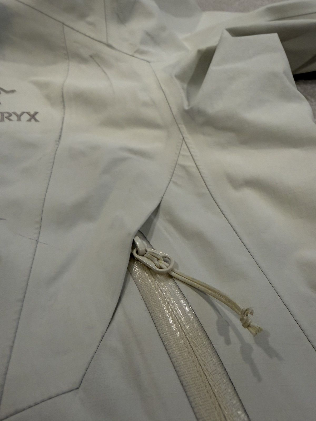 Arc'teryx ARC’TERYX Beta SL White Size US S / EU 44-46 / 1 - 8 Thumbnail