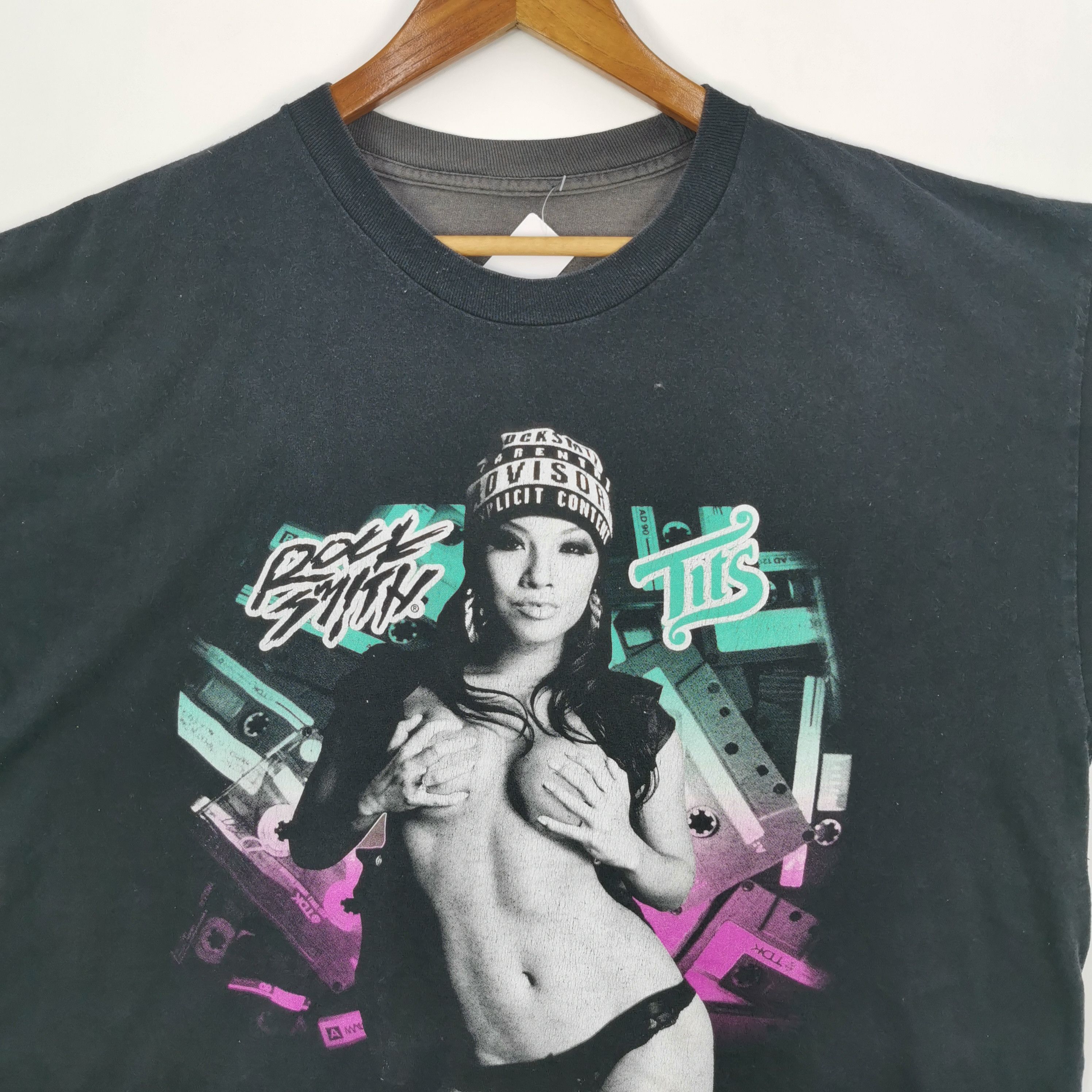 Japanese Brand Vintage Hip Hop T Shirt Tits Nude Hentai Tees Size US L / EU 52-54 / 3 - 4 Thumbnail