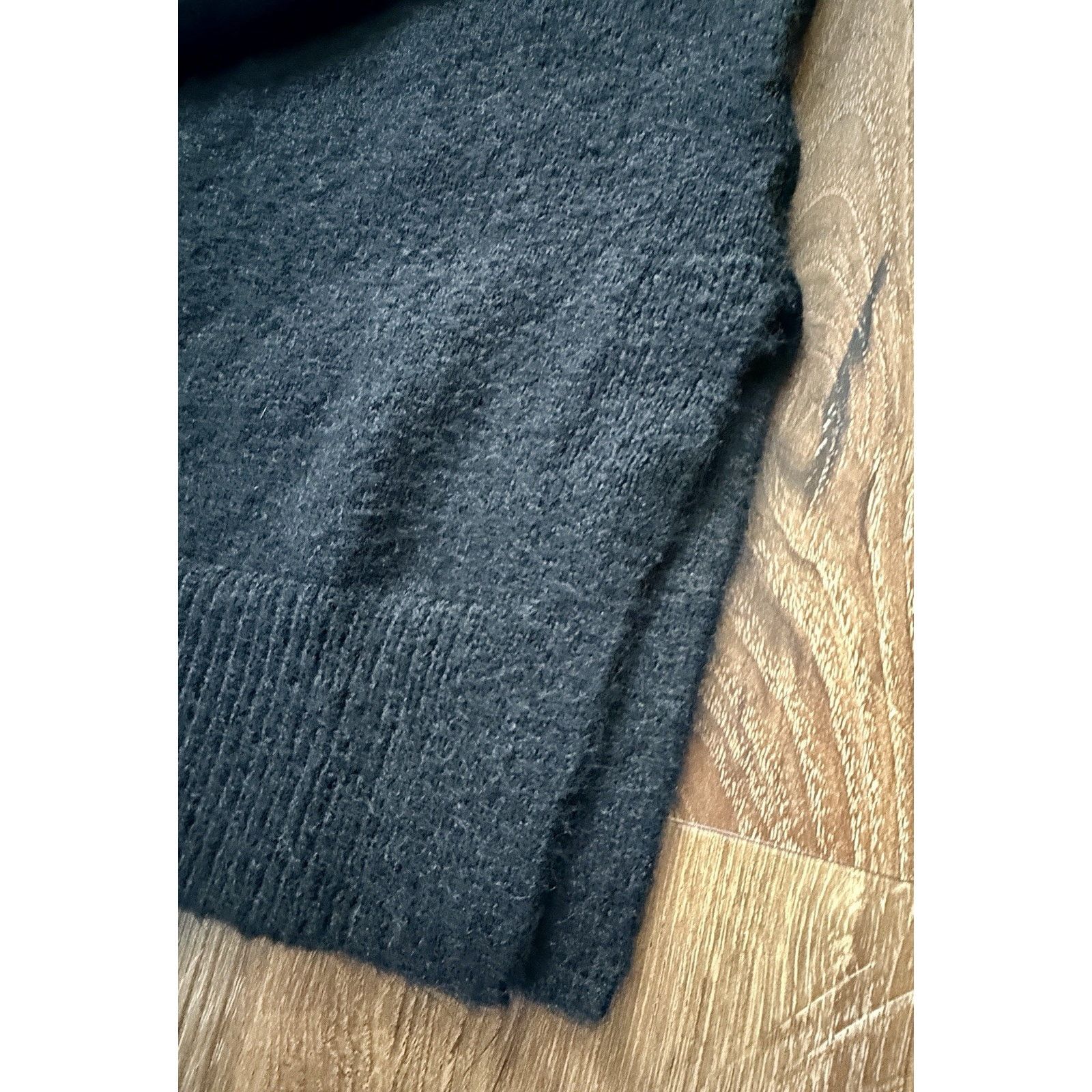 H&M H&M Sweater Womens Size XS Black V-Neck Pullover Poly, Wool Size XS / US 0-2 / IT 36-38 - 6 Thumbnail