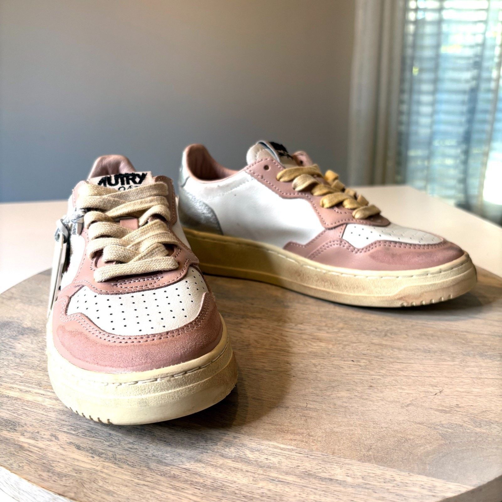 AUTRY Autry Super Vintage Pink White Beige Sneakers Women’s Sz 36 Size US 6 / IT 36 - 1 Thumbnail