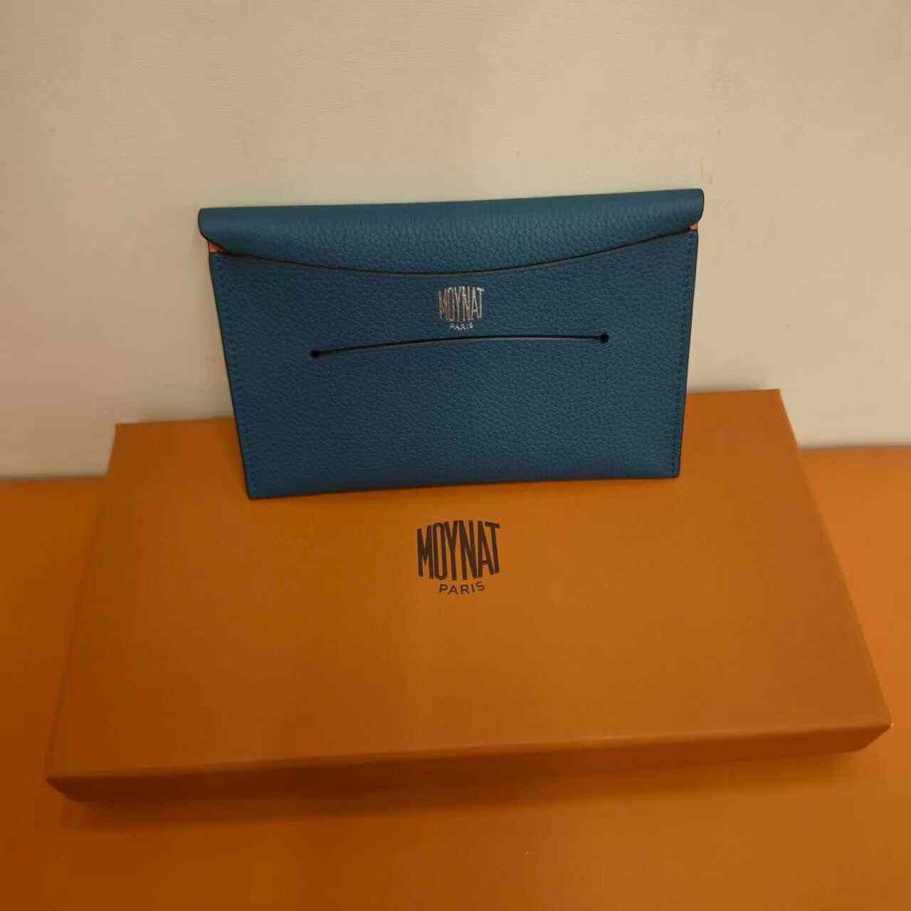 Moynat Moynat V-Shaped Cowhide Passport Holder Size ONE SIZE - 1 Thumbnail