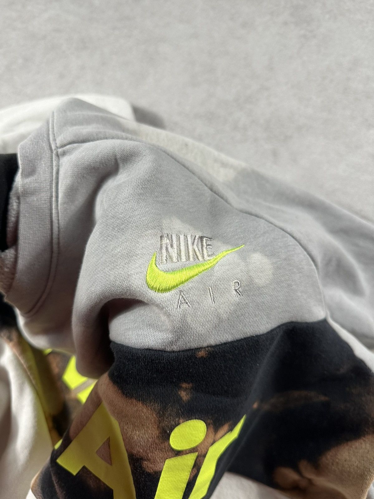 Nike Nike Air Custom Tie-Dye Crewneck Size US L / EU 52-54 / 3 - 5 Thumbnail