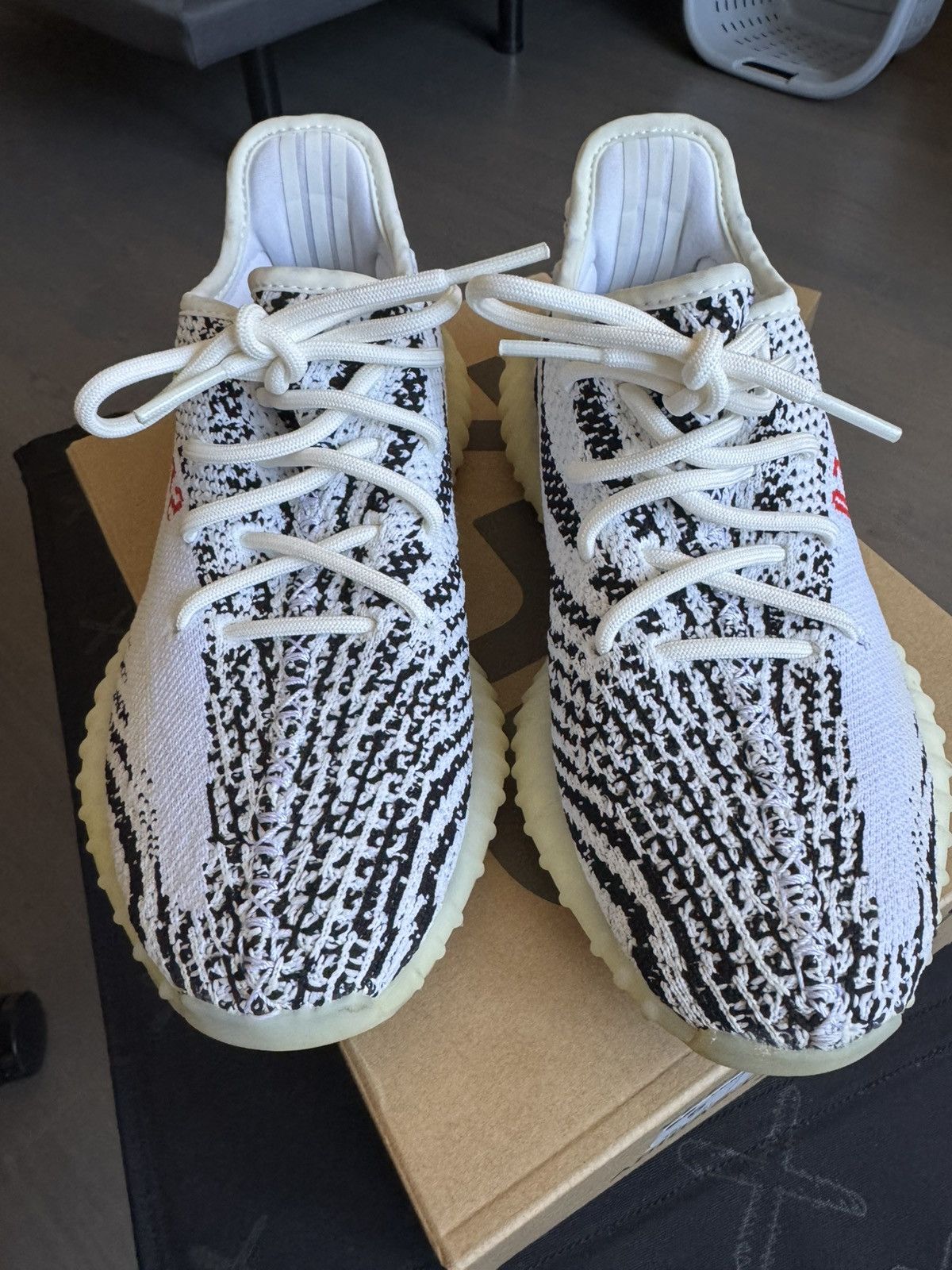 Adidas × Yeezy Adidas Yeezy Boost 350 V2 zebra sz 6Y Size US 6 / EU 39 - 2 Thumbnail