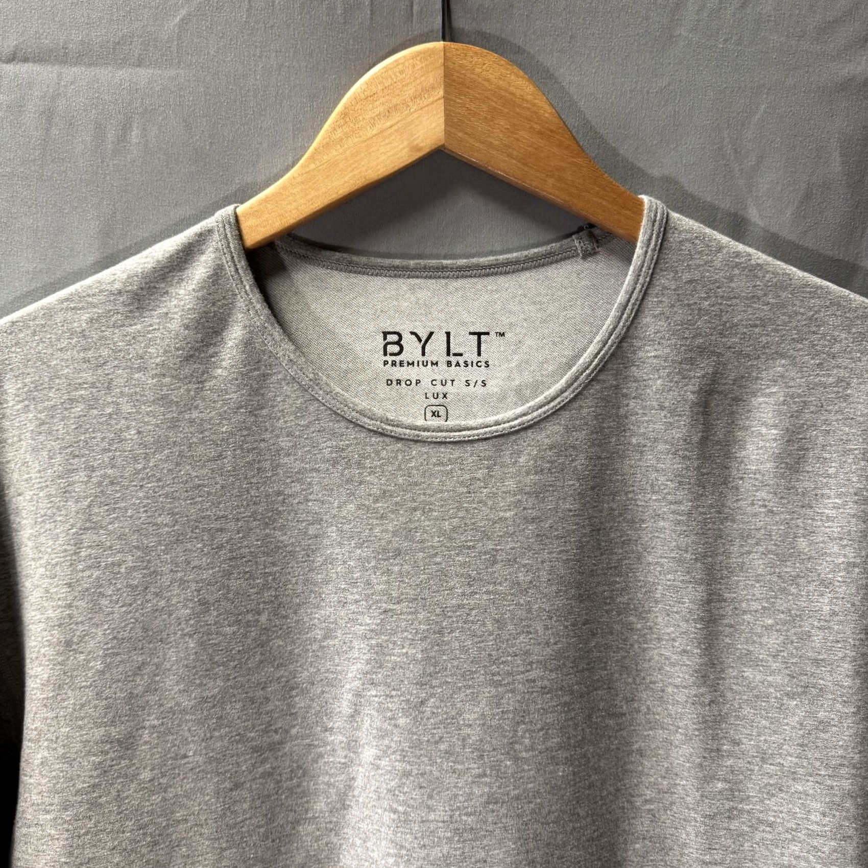 Asics BYLT Shirt Mens XL Gray Drop Cut S/S Lux Premium Basics Stretch Athletic Tee Size US XL / EU 56 / 4 - 3 Thumbnail