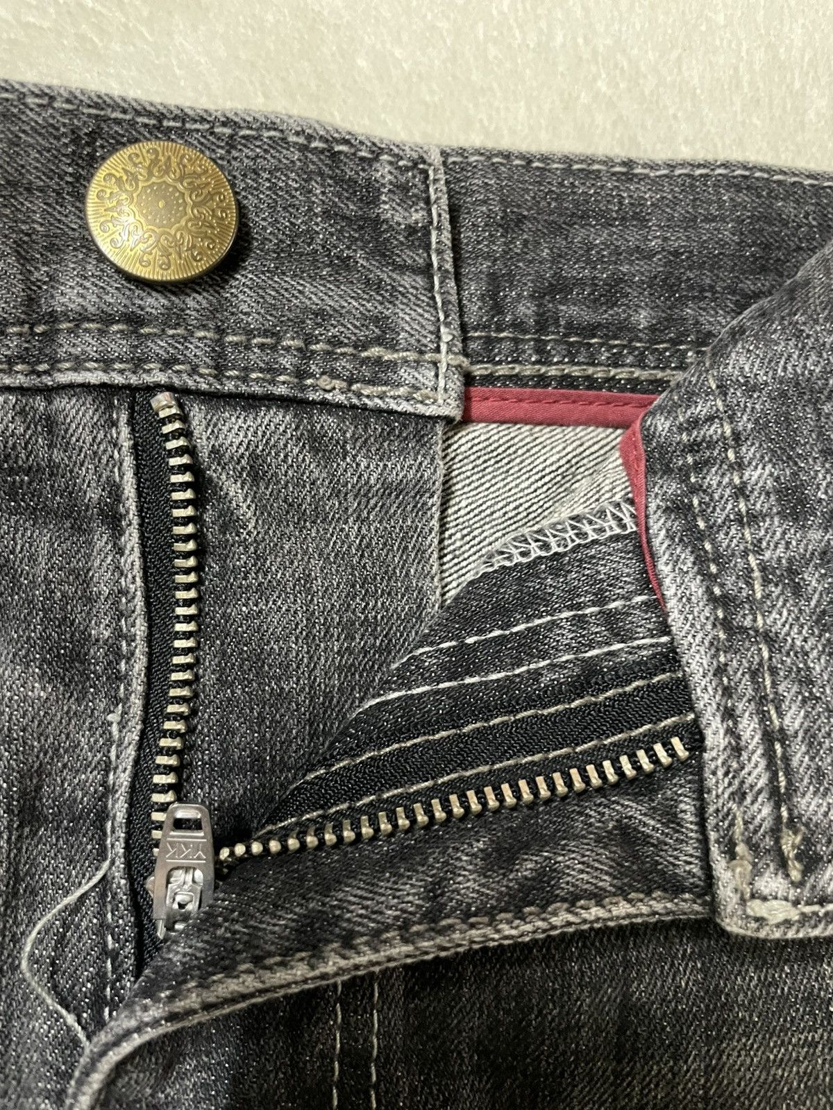 Uniqlo Vintage Uniqlo Faded Dark Colour Denim Jeans Size US 35 - 6 Thumbnail