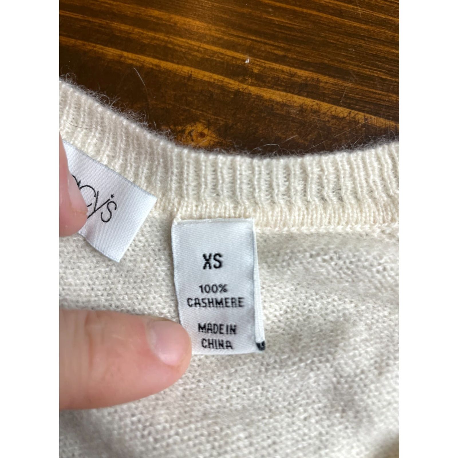 Vintage Macy Sweater Woman's Size XS Cream V-Neck Long Sleeve Cashmere Knit Ribbed Edges Size XS / US 0-2 / IT 36-38 - 6 Thumbnail