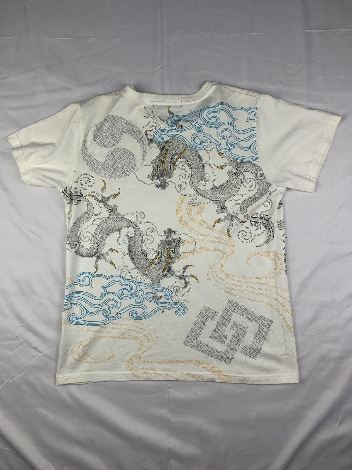 Japanese Brand 2000s Space Opera Japan Sukajan Dragons Over Graphic Top Size M / US 6-8 / IT 42-44 - 4 Thumbnail