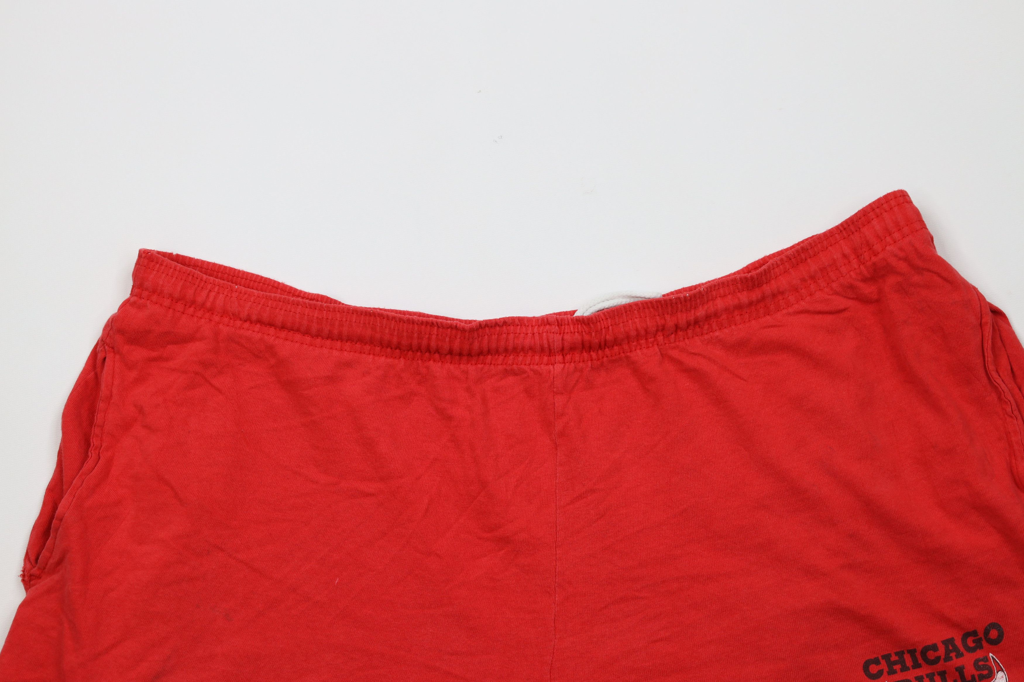Vintage Vintage 90s Chicago Bulls Basketball Shorts AS IS Red USA Size US 34 / EU 50 - 2 Thumbnail