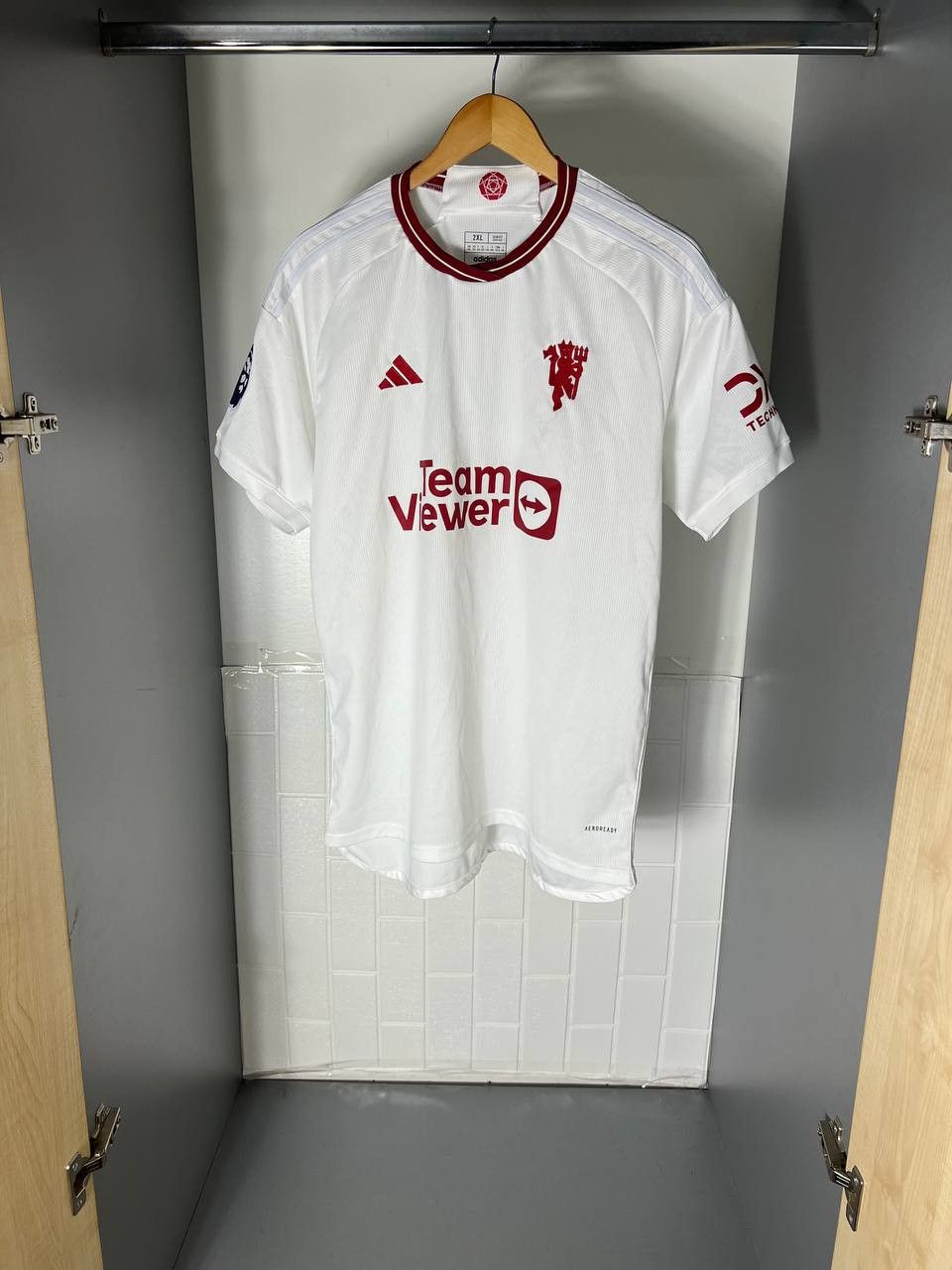 Vintage VERY RARE ADIDAS FC MANCHESTER UNITED ENGLAND SOCCER JERSEY Size US XXL / EU 58 / 5 - 2 Thumbnail
