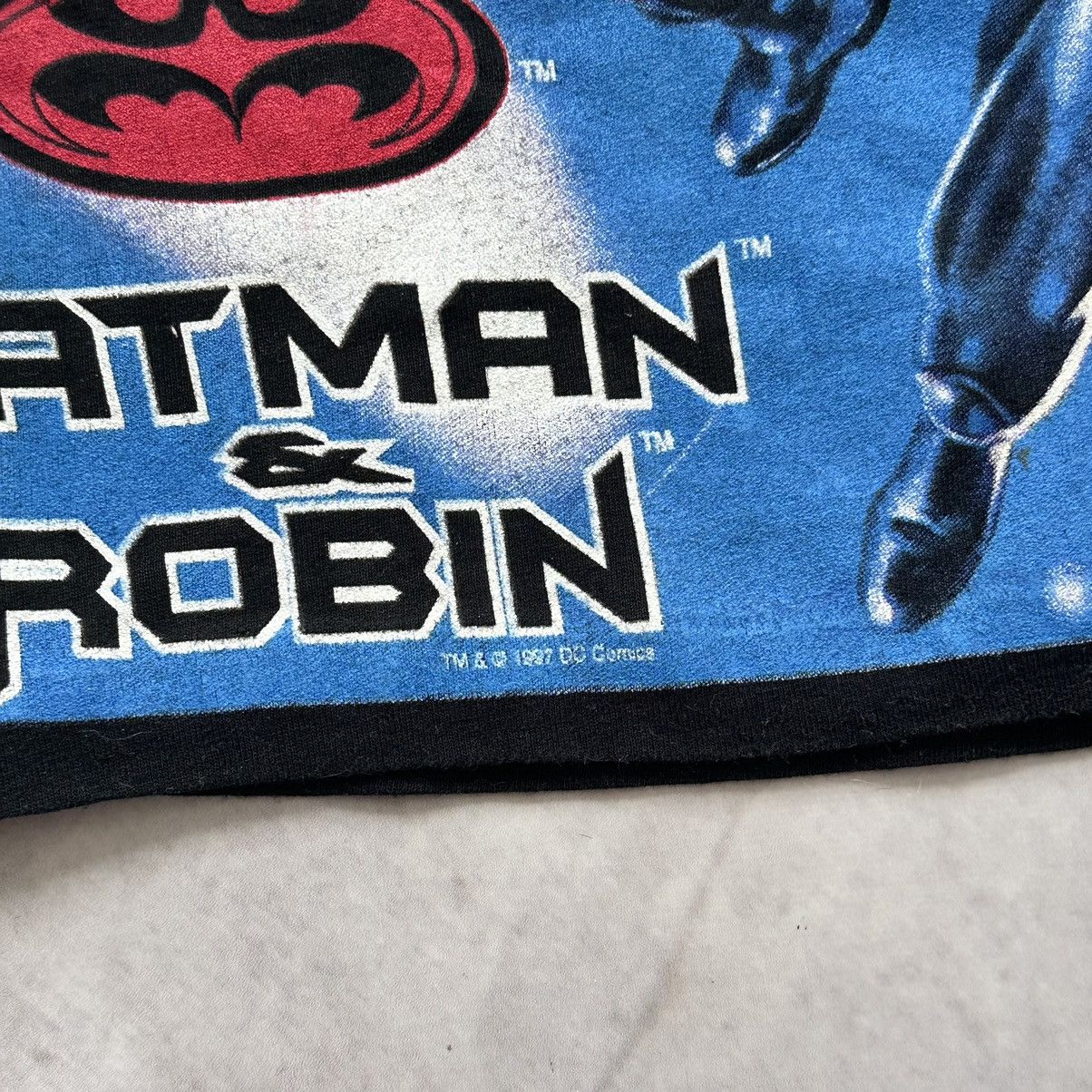 DC Comics RARE Vintage 1997s Batman & Robin T-Shirt Dc Comics Marvel Size US M / EU 48-50 / 2 - 4 Thumbnail