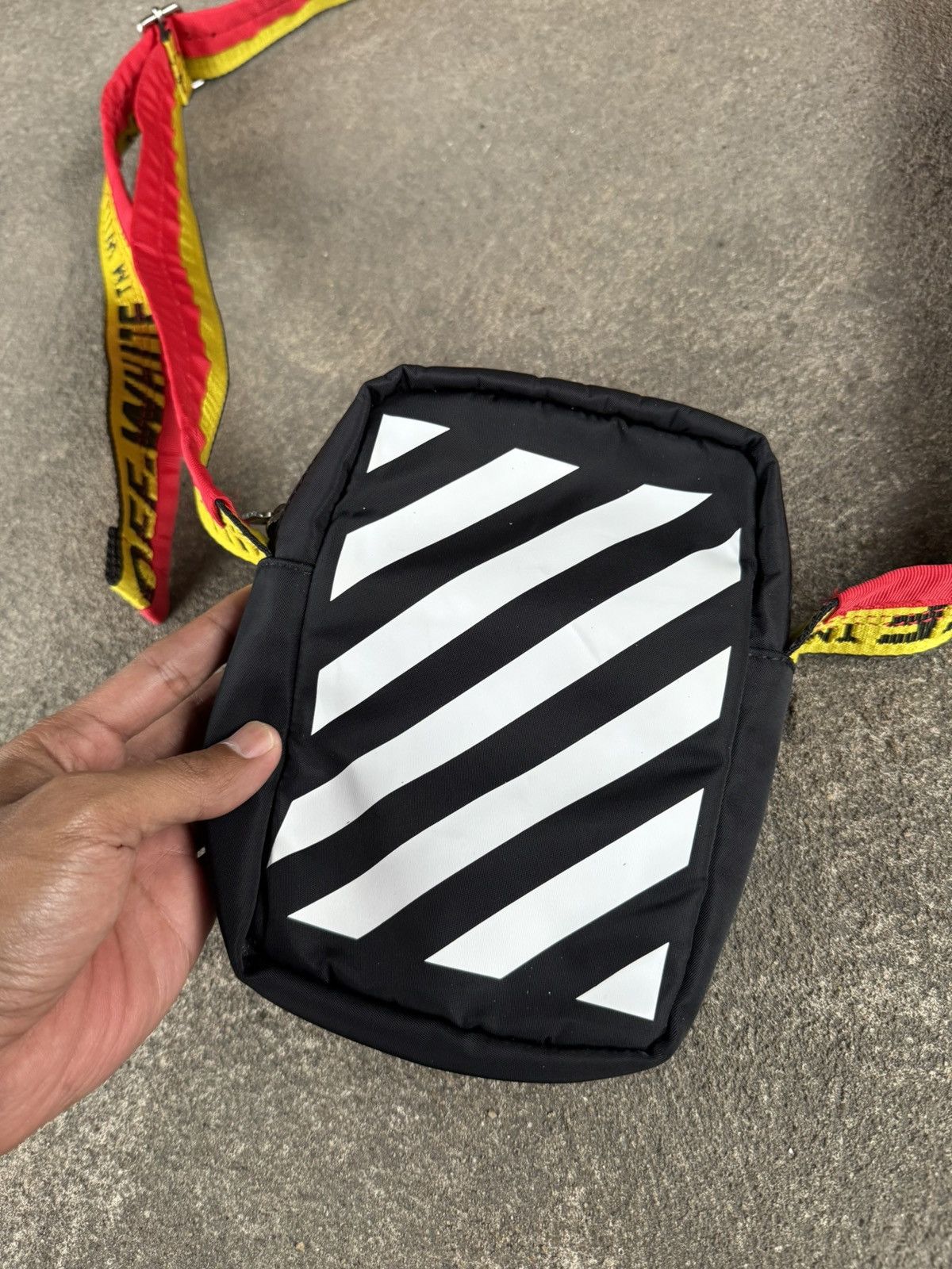 Off-White OFF WHITE BINDER NYLON CROSSBODY SLING BAG Size ONE SIZE - 2 Thumbnail