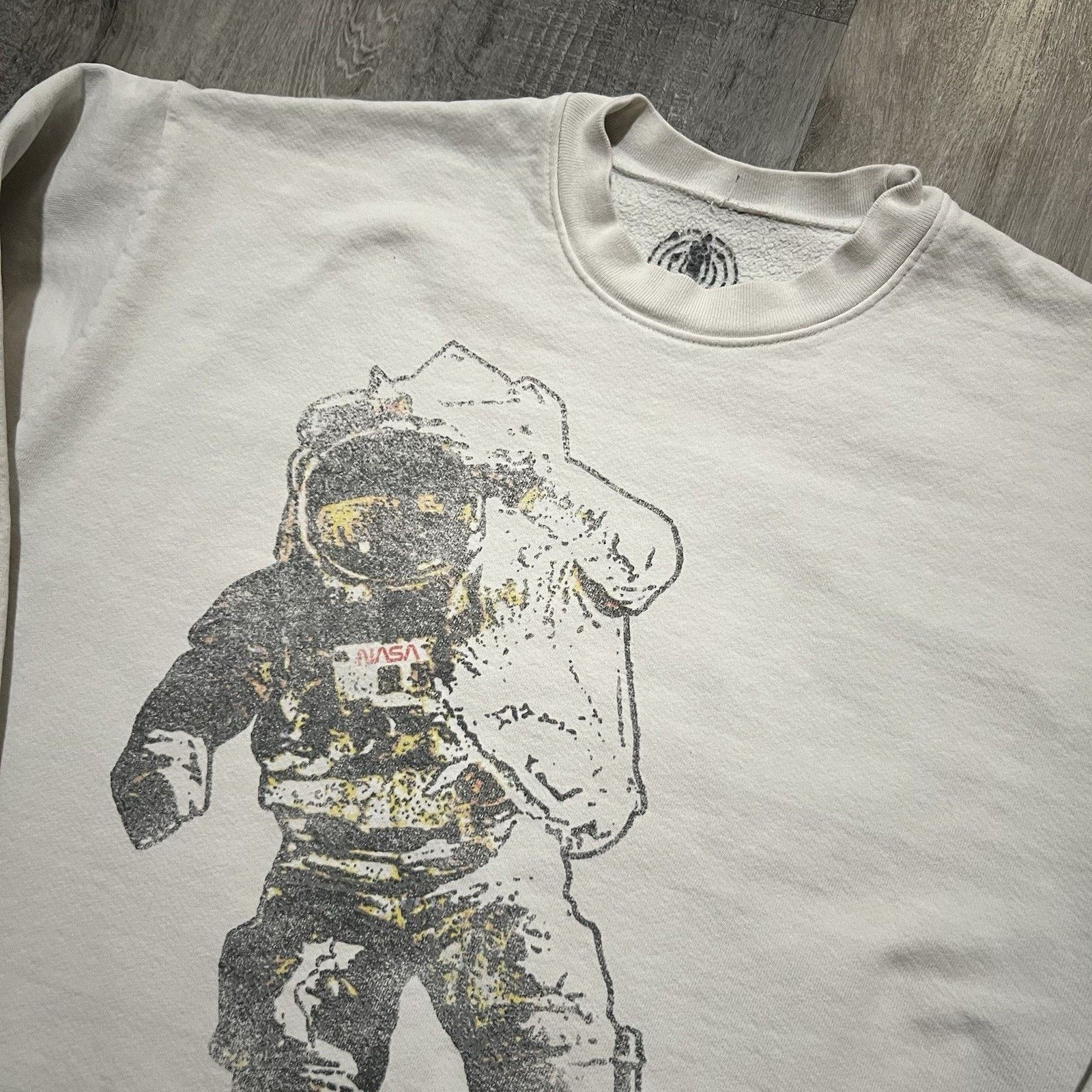 Kid Cudi VTG Kid Cudi To The Moon Heavy White Concert Sweatshirt L Size US L / EU 52-54 / 3 - 3 Thumbnail